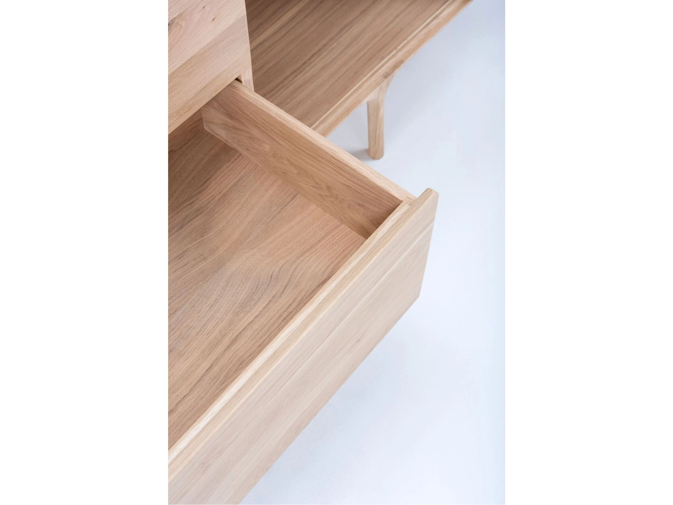 Шкаф из дуба с распашными дверцами Gazzda Fawn ARCH-00150357 - Вид №3