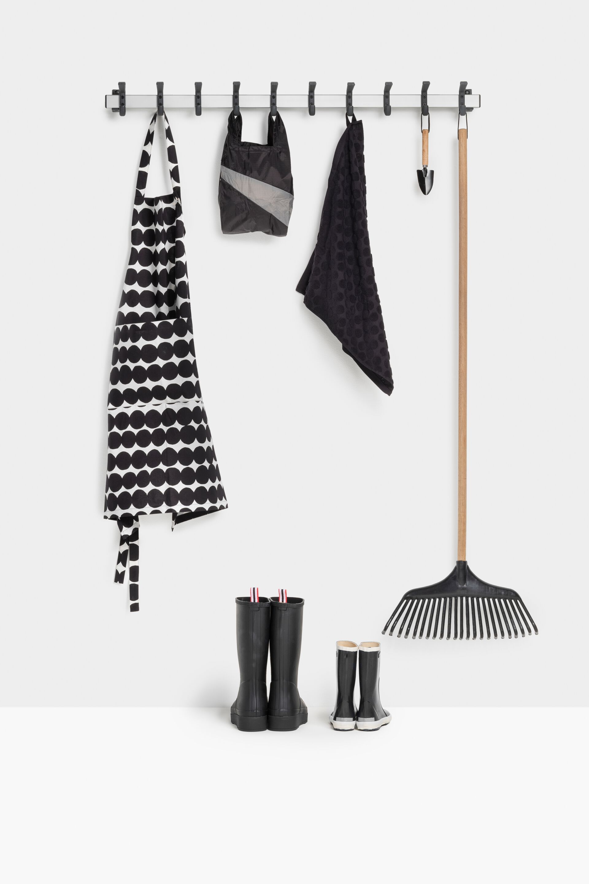 Алюминиевая и пластиковая настенная вешалка FUNCTIONALS Tertio ARCH-00072153 - Вид №4