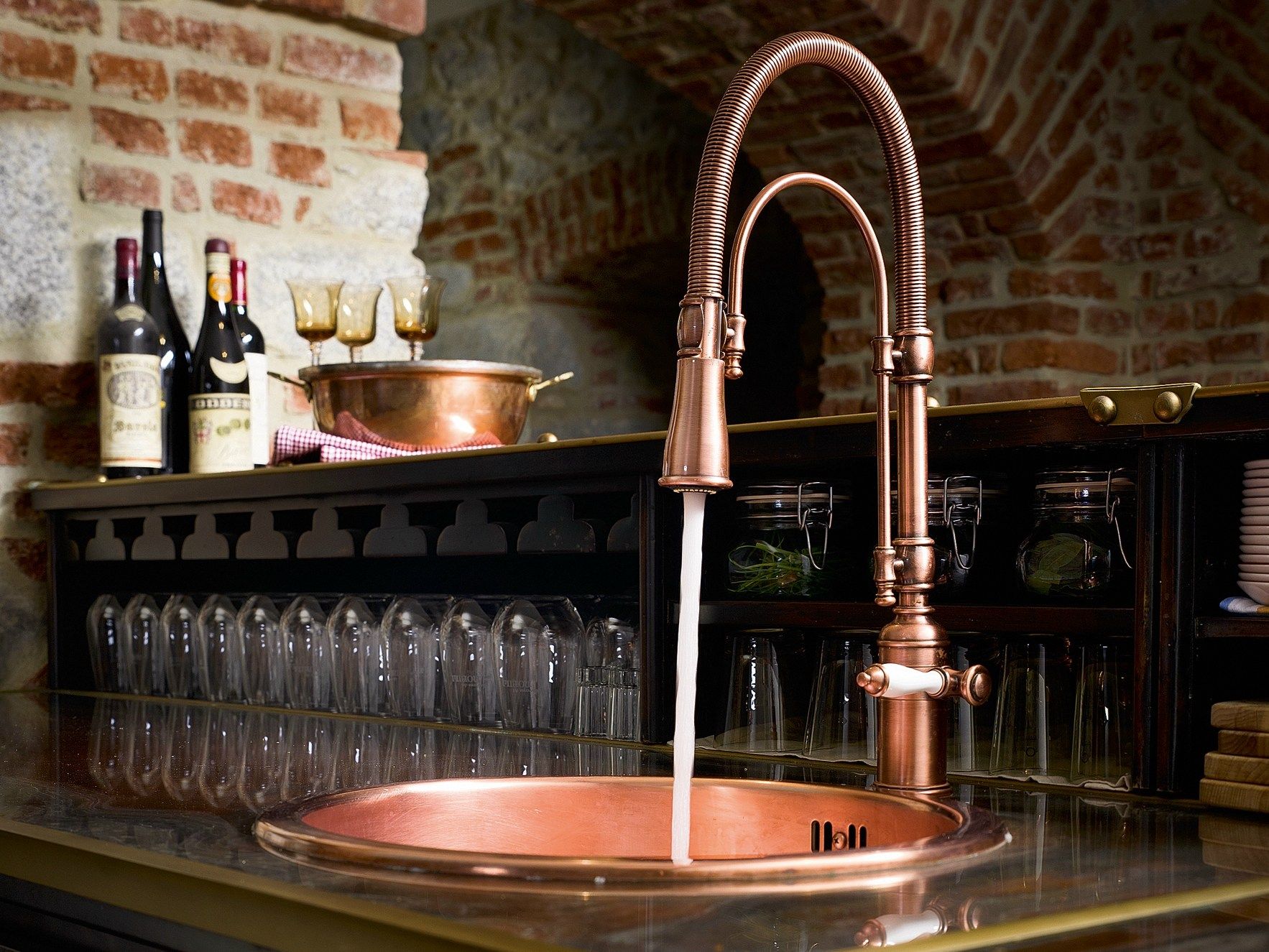 Смеситель для кухни на одно отверстие с выдвижным ручным душем Nobili Charlie ARCH-00074894 - Вид №1