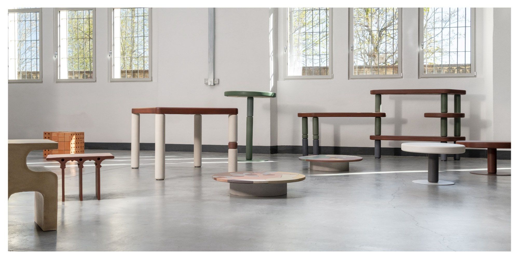 Бетонный круглый низкий журнальный столик Forma&Cemento пинбол ARCH-00101494 - Вид №4