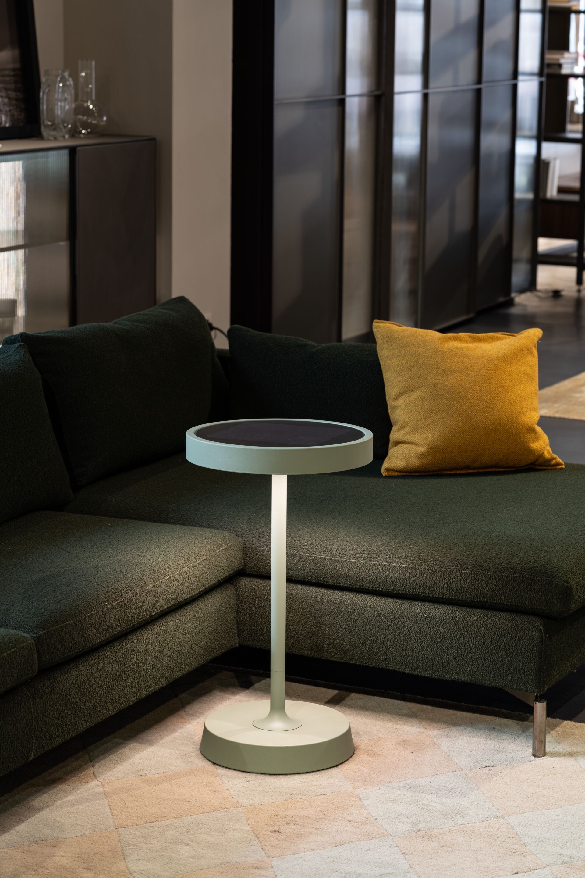 Алюминиевая напольная перезаряжаемая напольная лампа Zafferano BARBELL SOLAR RF ARCH-00092220 - Вид №6