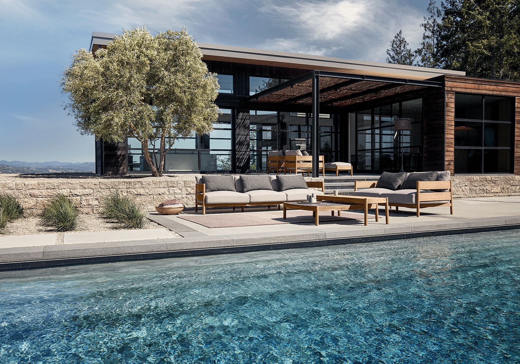 Тканевое садовое кресло с подлокотниками Gloster Haven ARCH-00025556 - Вид №1