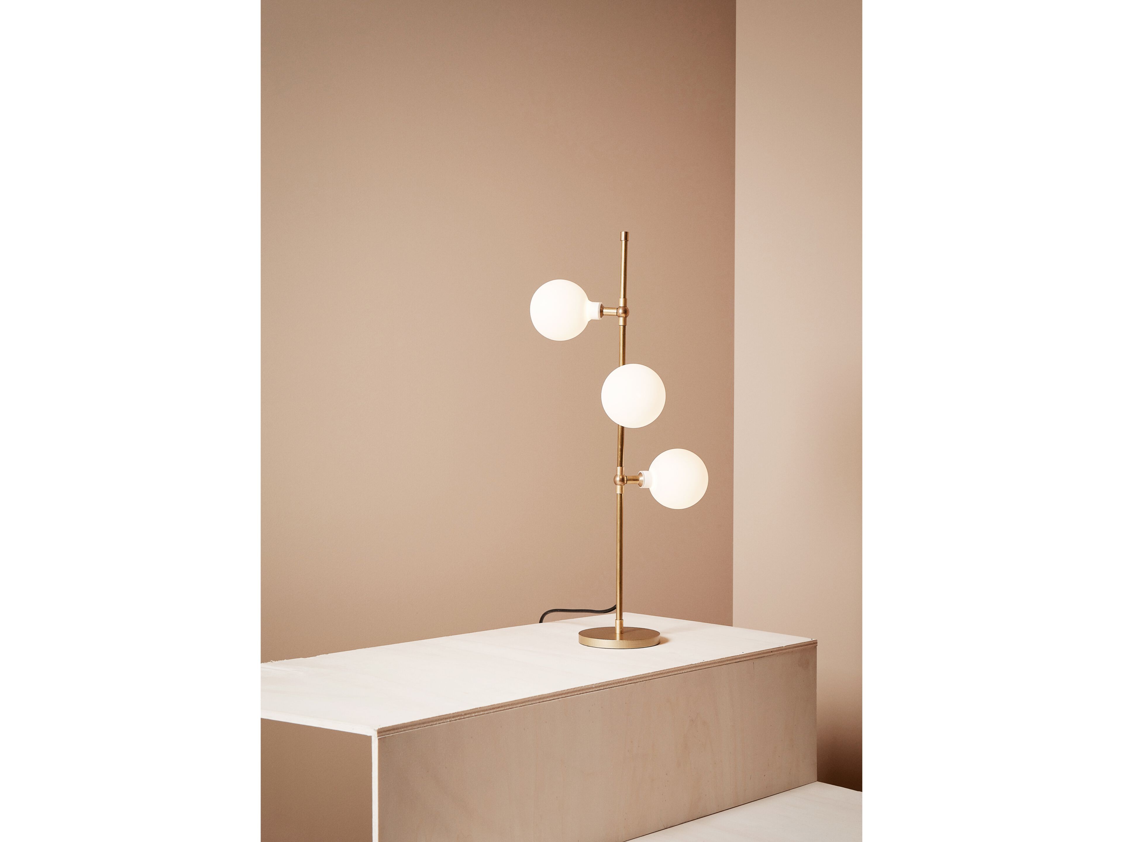 Светодиодная настольная лампа Renzo Serafini GRAPPOLO ARCH-00141337 - Вид №1