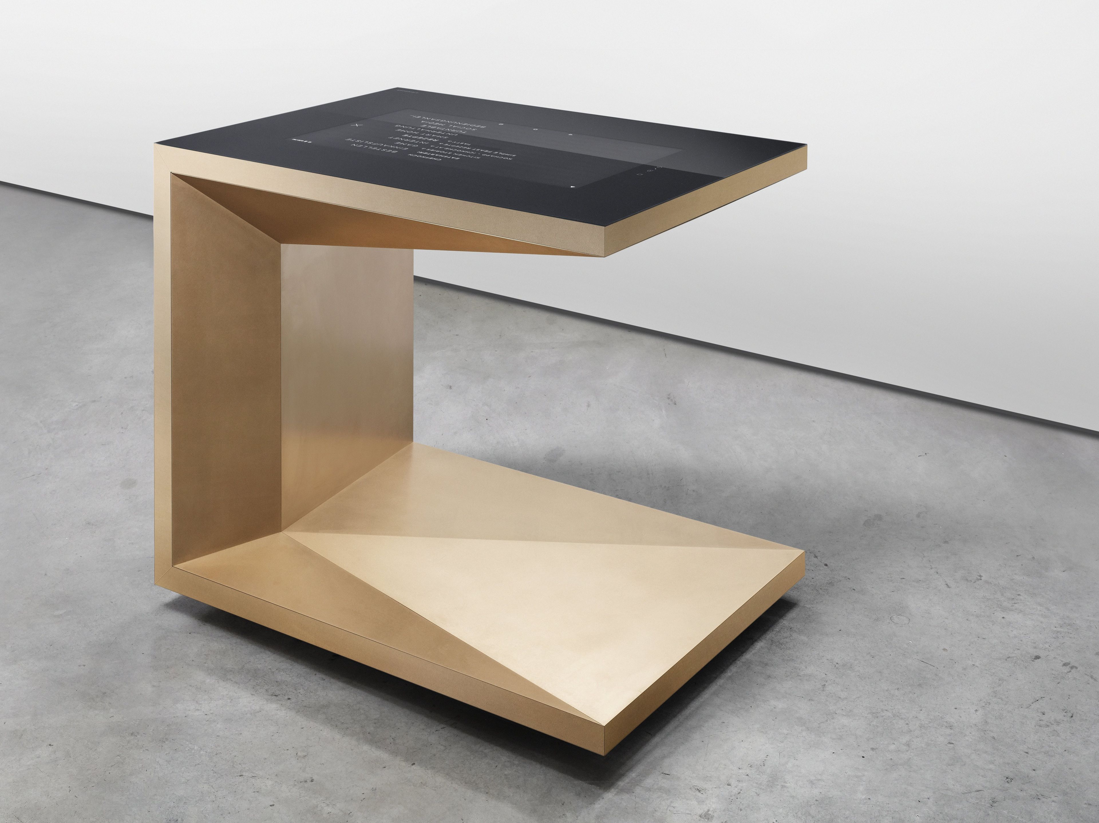 32-inch touchpad as a hightech work surface Steininger M.POD ARCH-00048199 - Вид №1