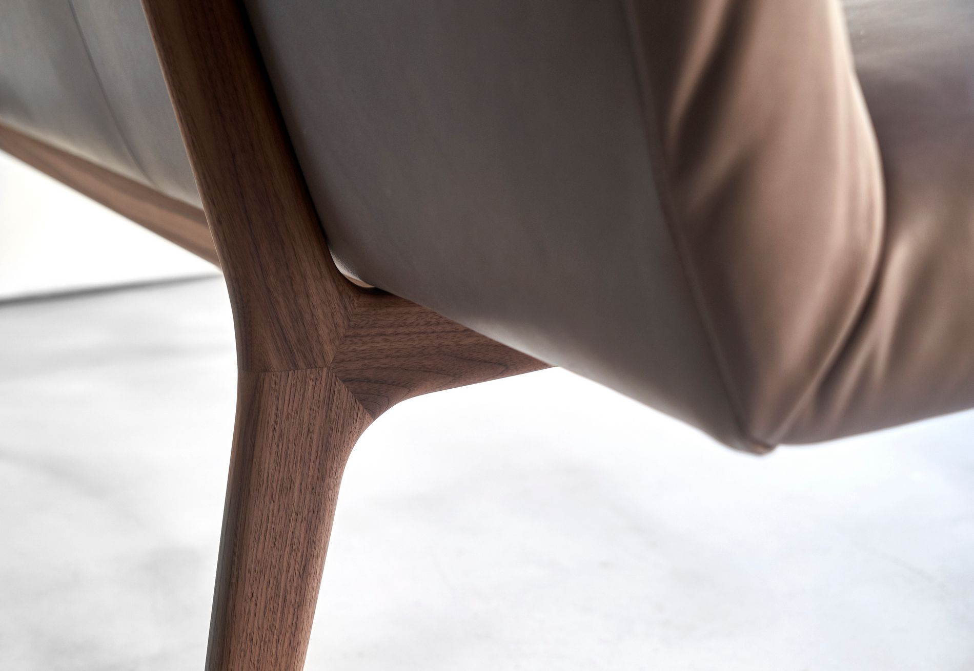 Кожаная мягкая скамья со спинкой more Sova ARCH-00104817 - Вид №3