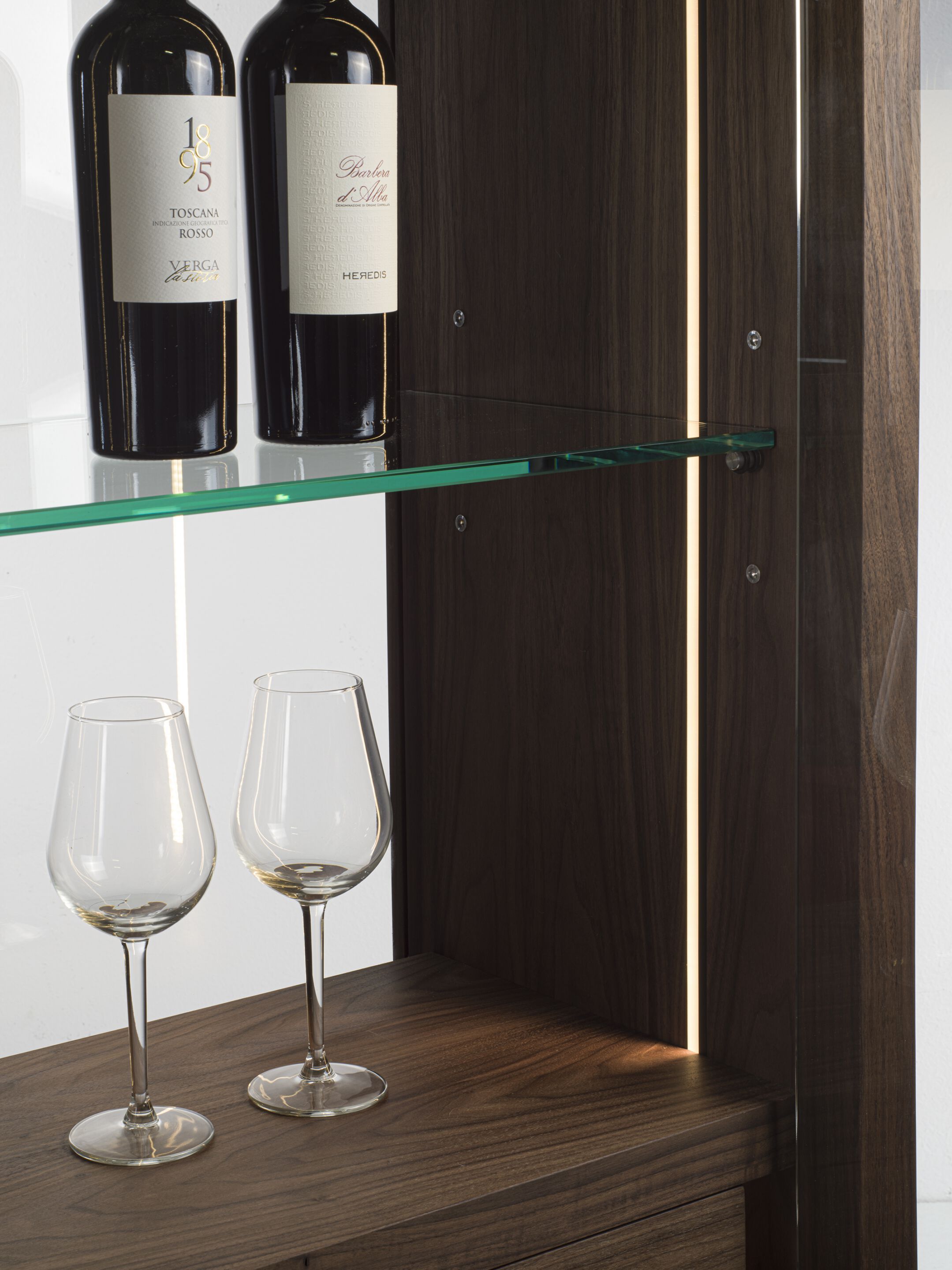 Витрина из массива дерева и планки со стеклянной спинкой Riva 1920 REFLEX ARCH-00050571 - Вид №3