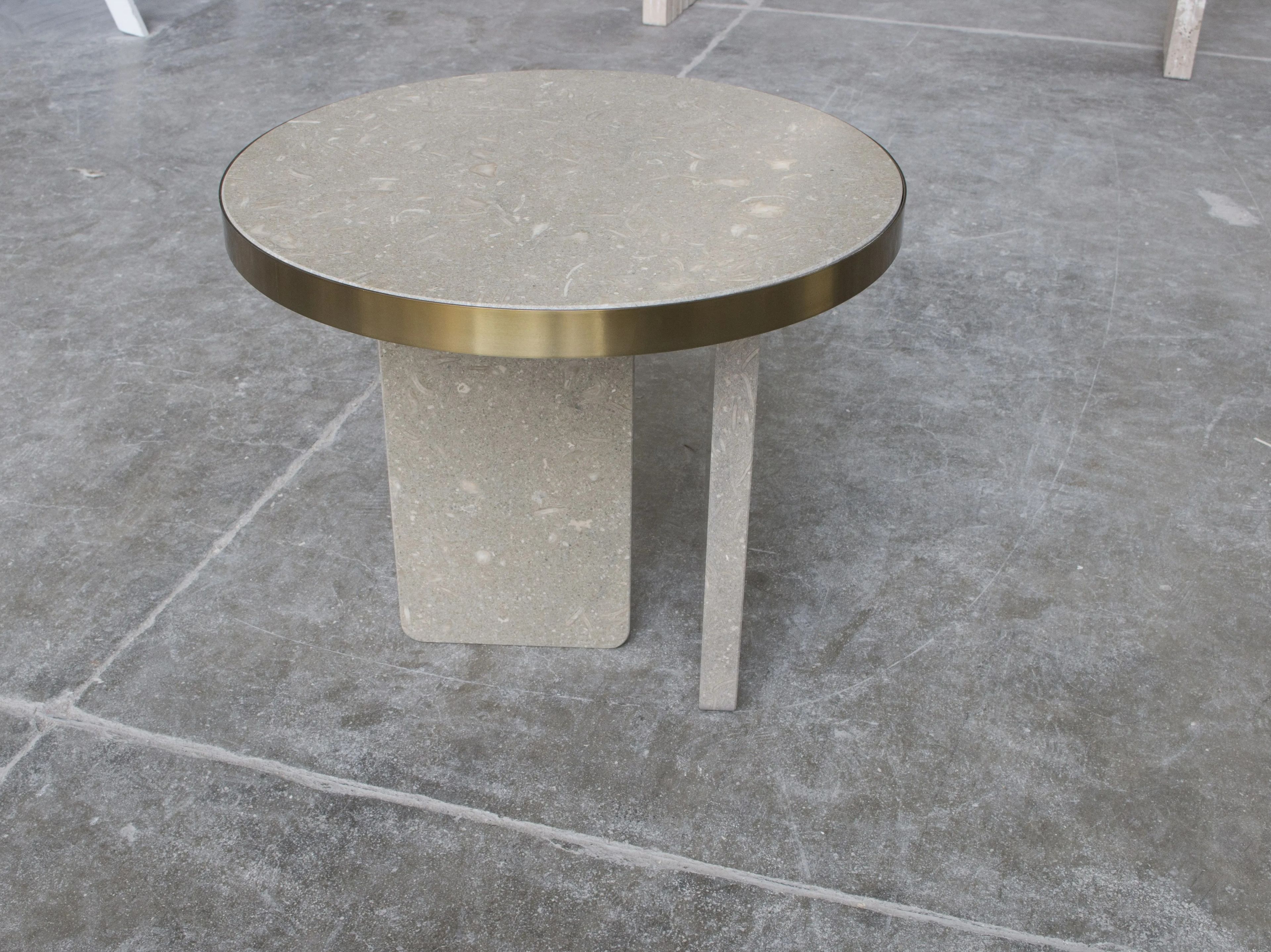 Травертин круглый журнальный столик Davani Purity ARCH-00027089 - Вид №6