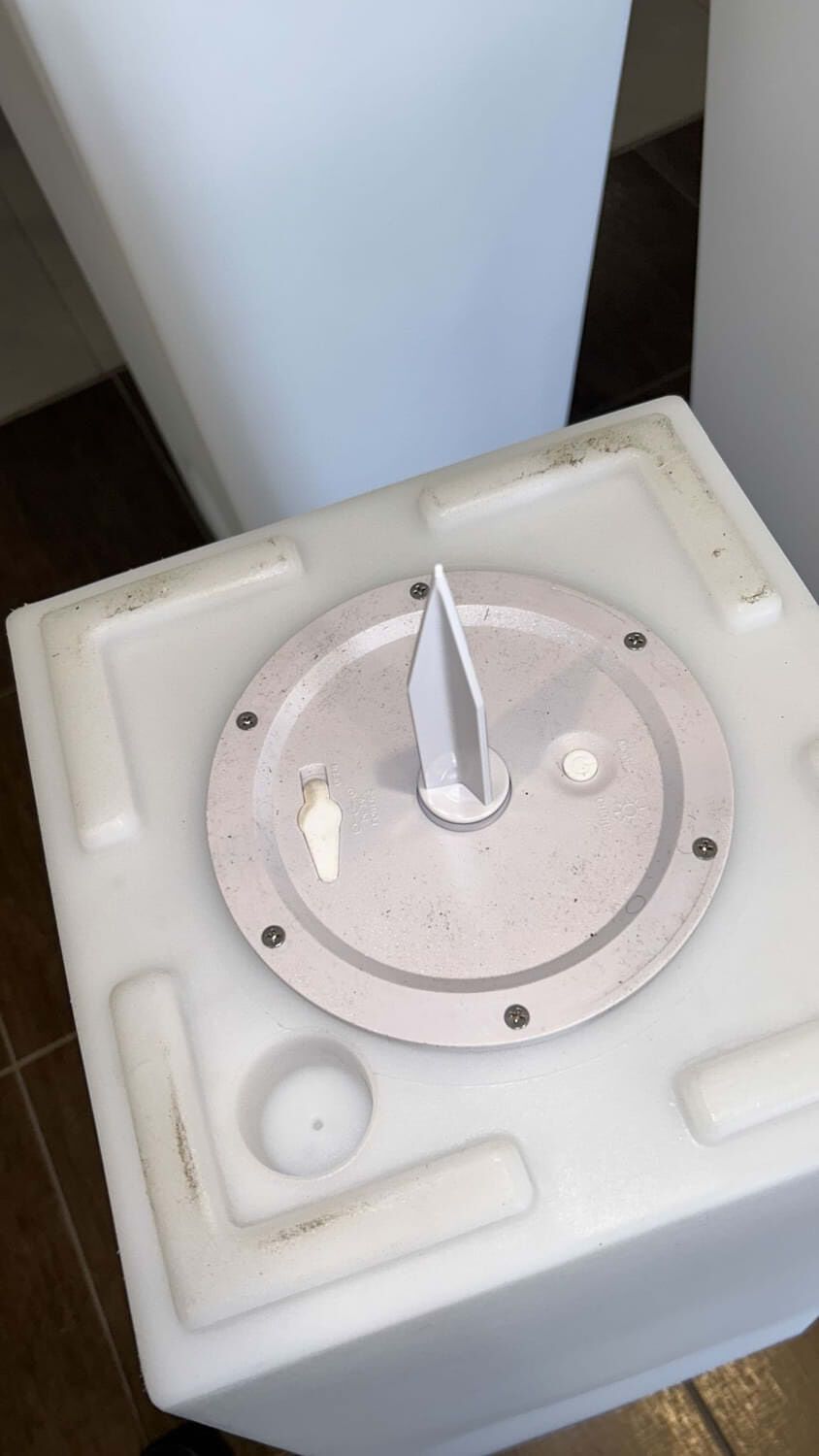 Высокий яркий круглый садовый горшок из полиэтилена SINED ROTONDO SOLAR ARCH-00110176 - Вид №8