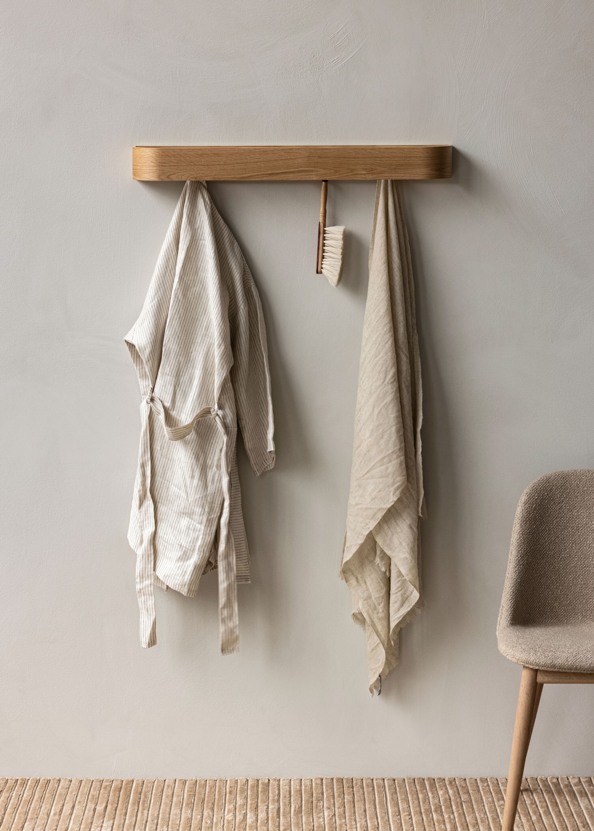 Настенная вешалка из шпона Audo Copenhagen эпоха ARCH-00078494 - Вид №9