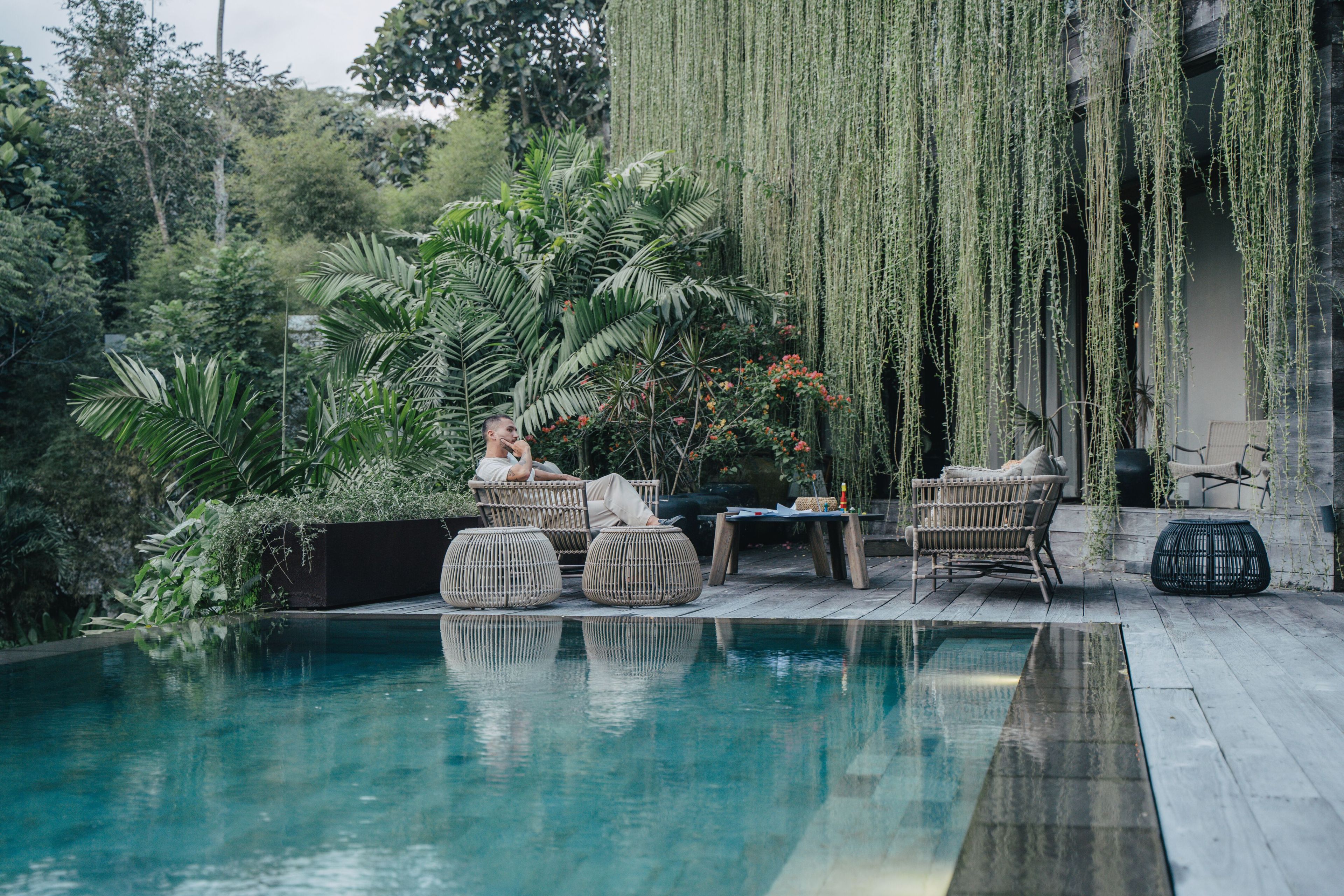 Круглый журнальный столик из синтетического волокна с закаленным стеклом cbdesign Bizarre ARCH-00115101 - Вид №1