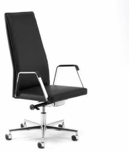 Spiegels Офисное кресло из кожи с 5-ю спицами и подлокотниками .qu 1 300