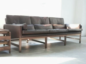 BassamFellows 3-х местный кожаный диван Wood frame lounge Cb-53