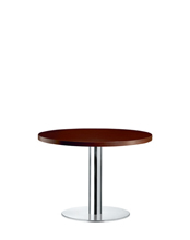 XT 477B Низкая рама стола с нижней крышкой из глянцевой или сатинированной нержавеющей стали. Колонна из глянцевой или сатинированной нержавеющей стали. Et al. XT