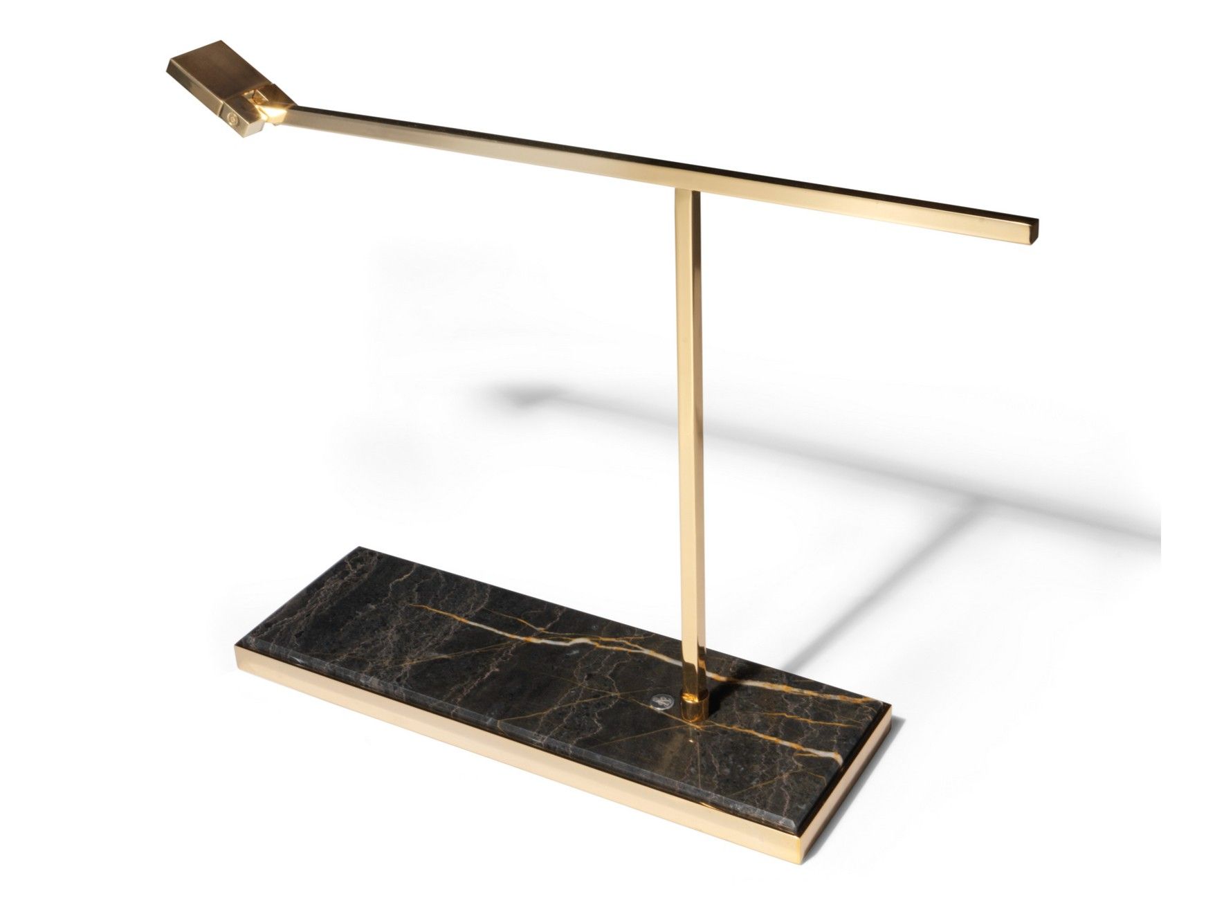 Беспроводная настольная лампа из мрамора и металла Visionnaire BARNABY ARCH-00072648