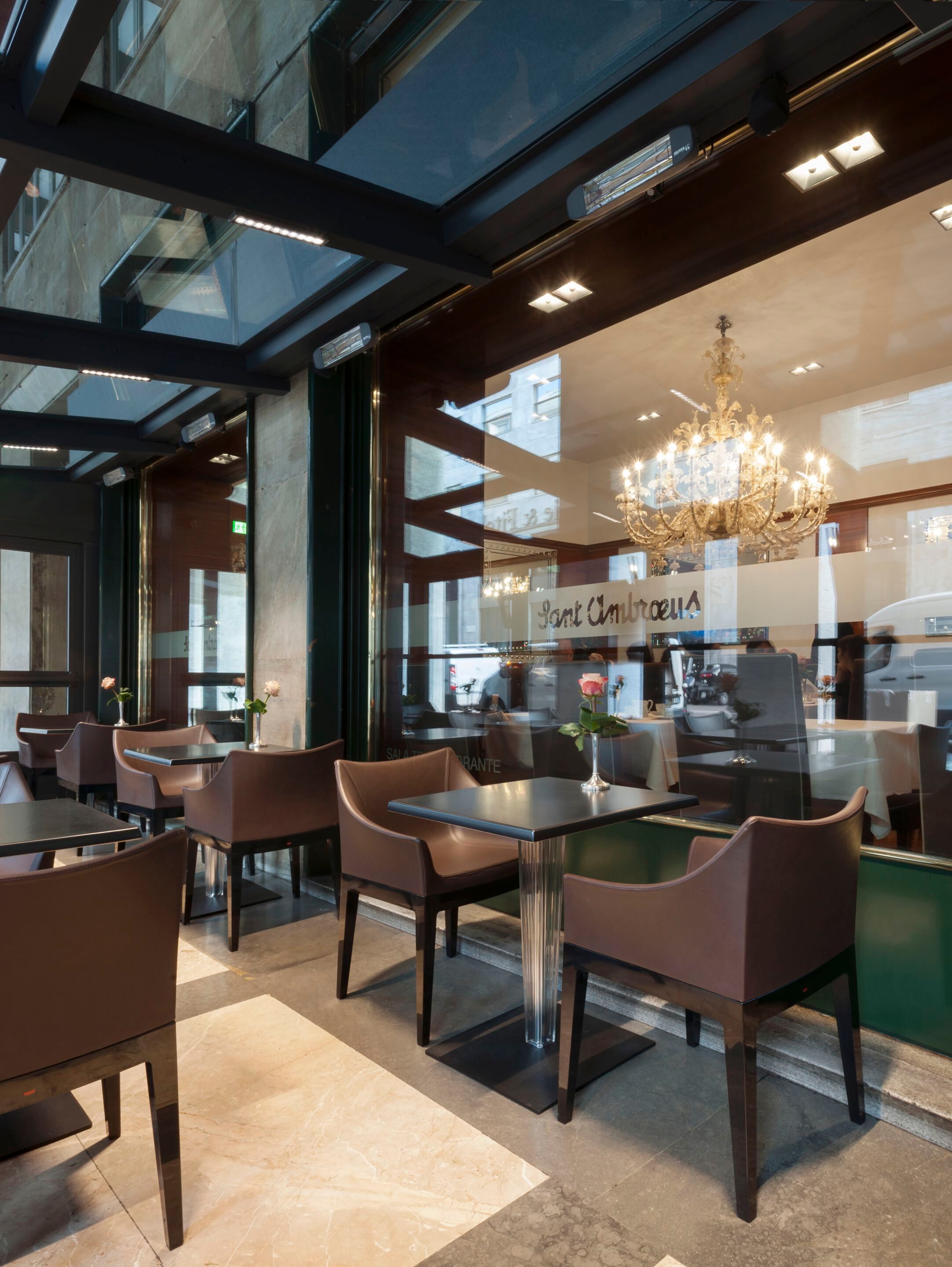 Стул из искусственной кожи с подлокотниками Kartell MADAME ARCH-00051290 - Вид №1