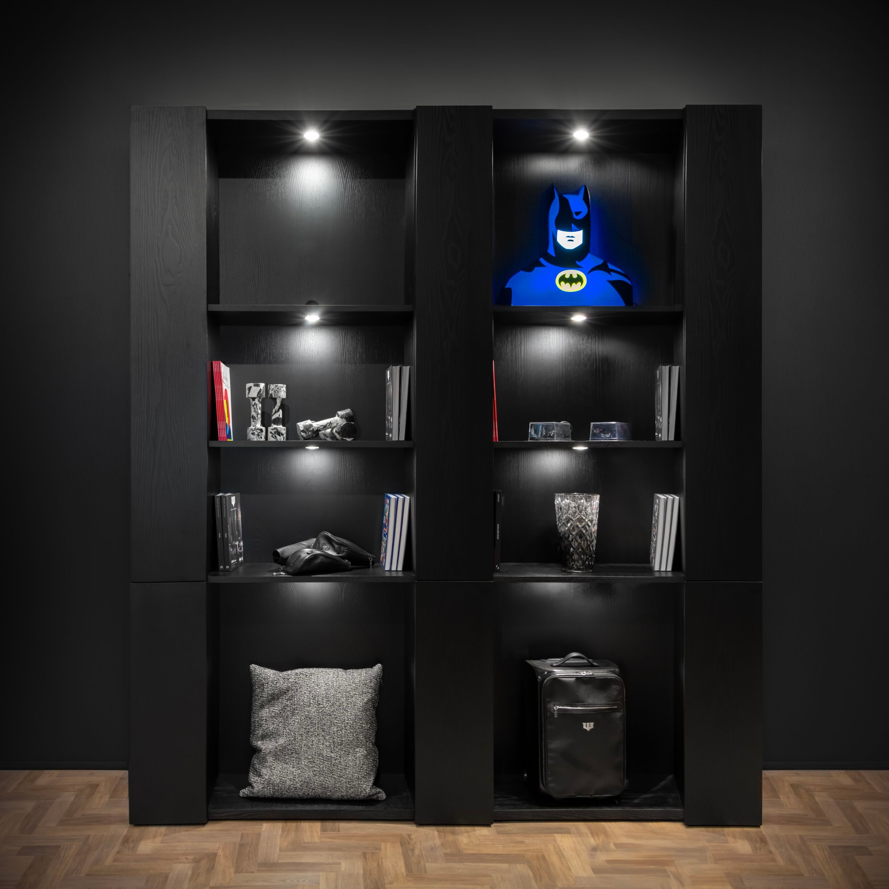 Книжный шкаф с освещением Wayne Enterprises Home Collection WE-171 ARCH-00124789 - Вид №1