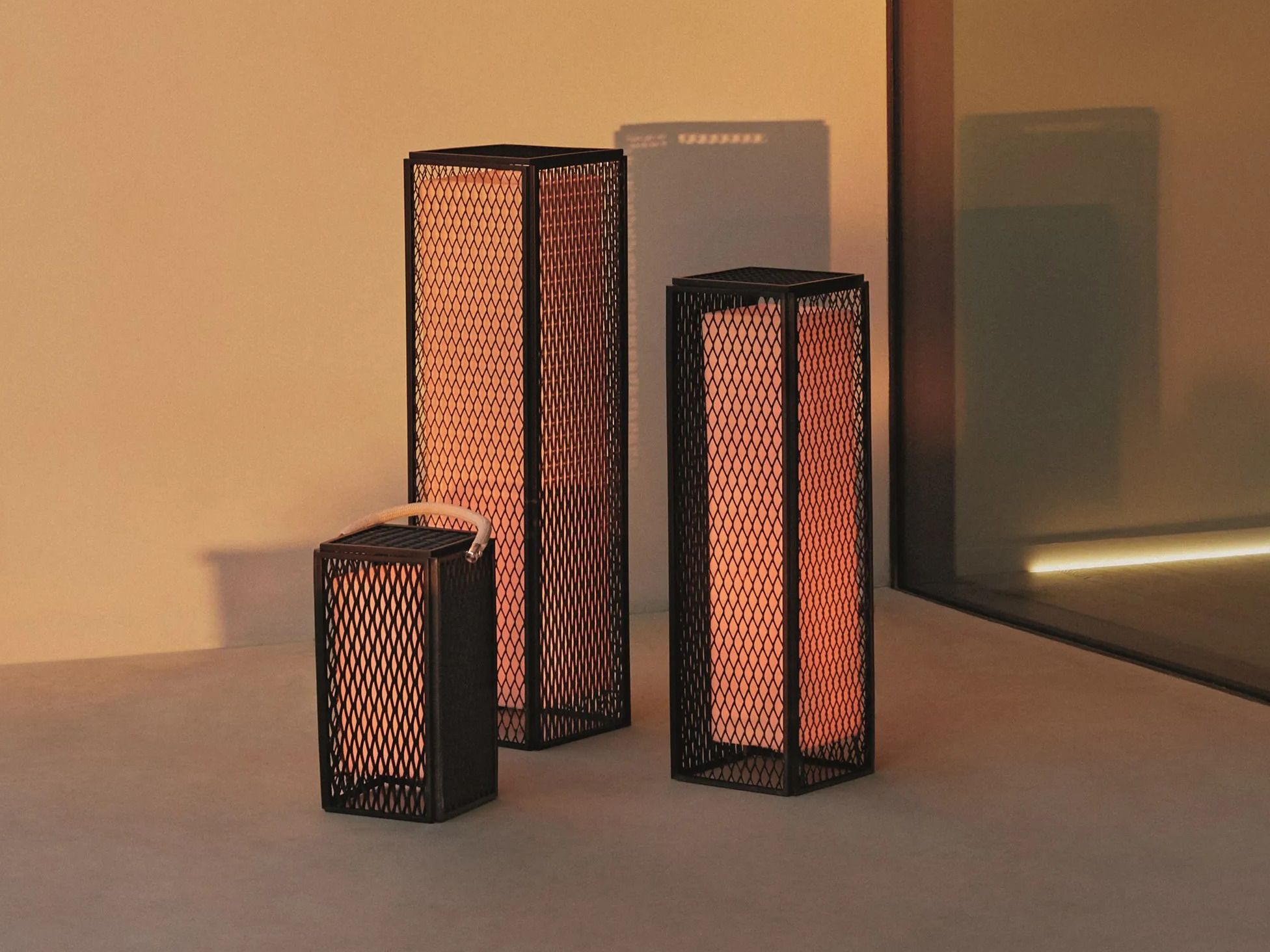 Алюминиевая напольная лампа Vondom The factory ARCH-00116018 - Вид №7