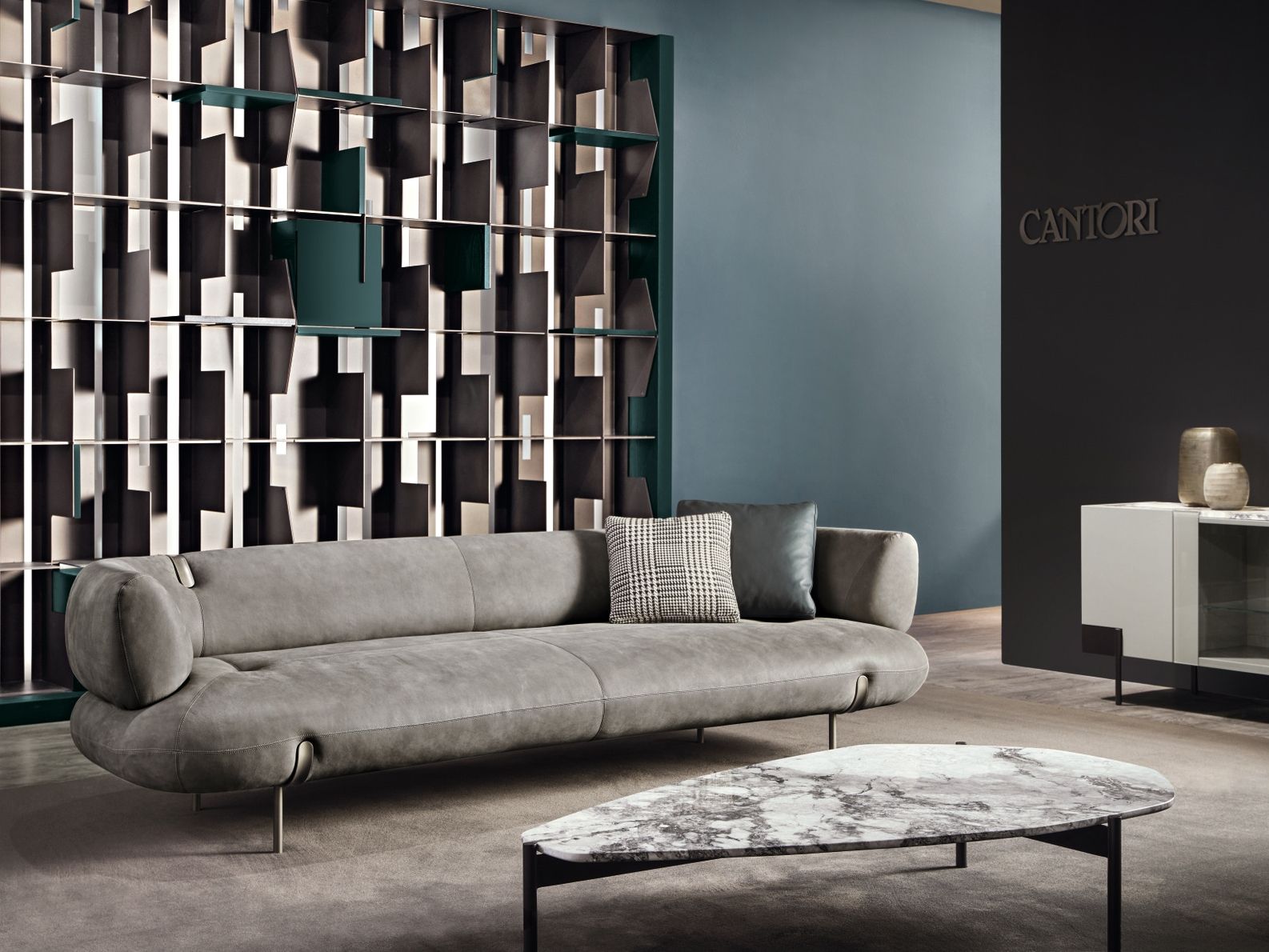 Стеклянный низкий круглый журнальный столик Cantori Johnson ARCH-00139900 - Вид №2