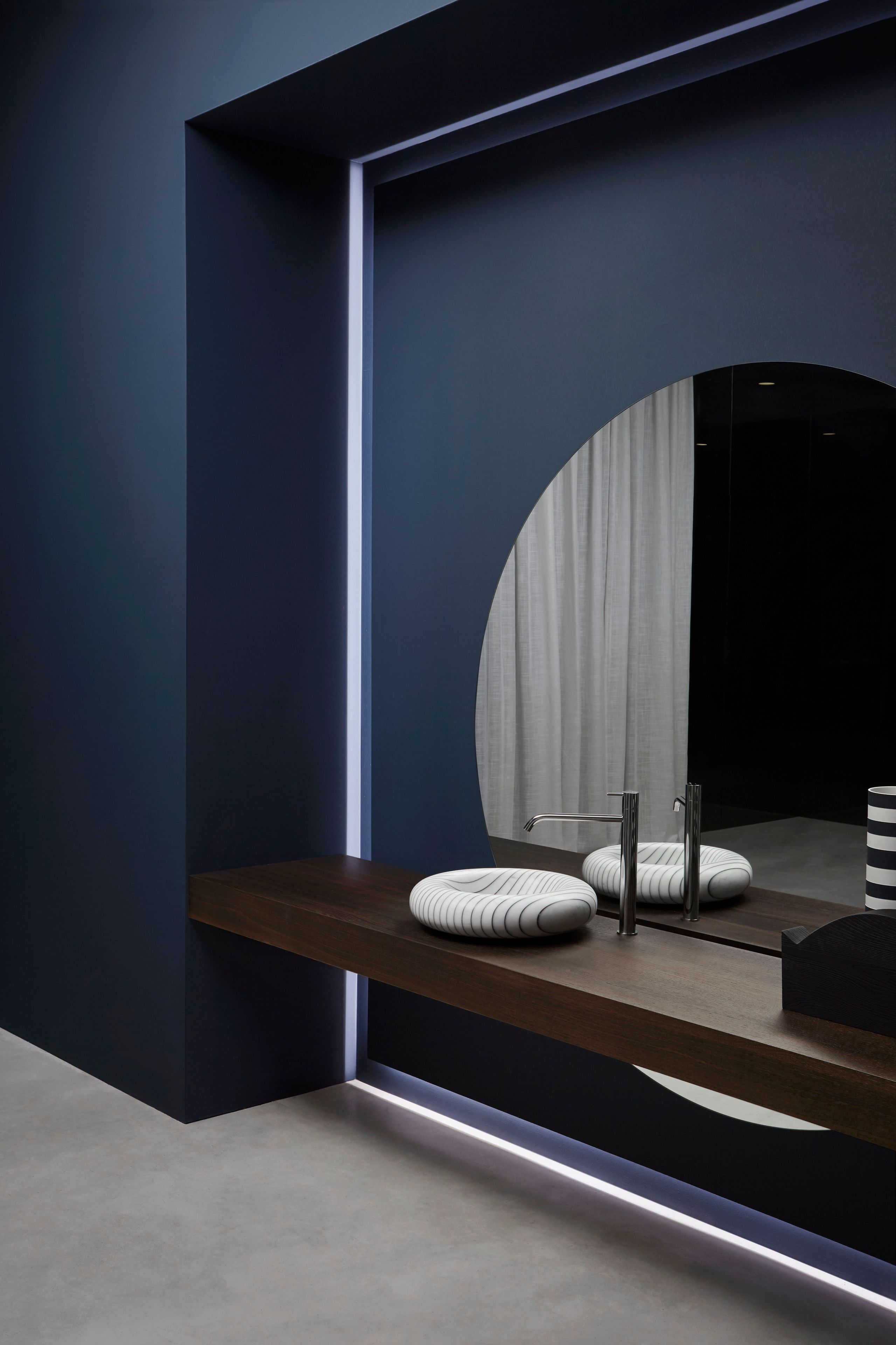 Овальная столешница из каррарского мрамора Antoniolupi Между строк ARCH-00023948 - Вид №7