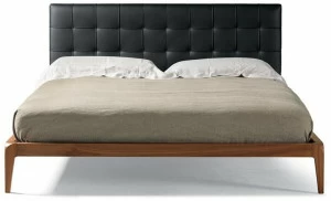 Dale Italia Двуспальная кровать из кожи с тафтинговым изголовьем  P-122