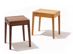 Деревянная прямоугольная тумбочка с ящиками