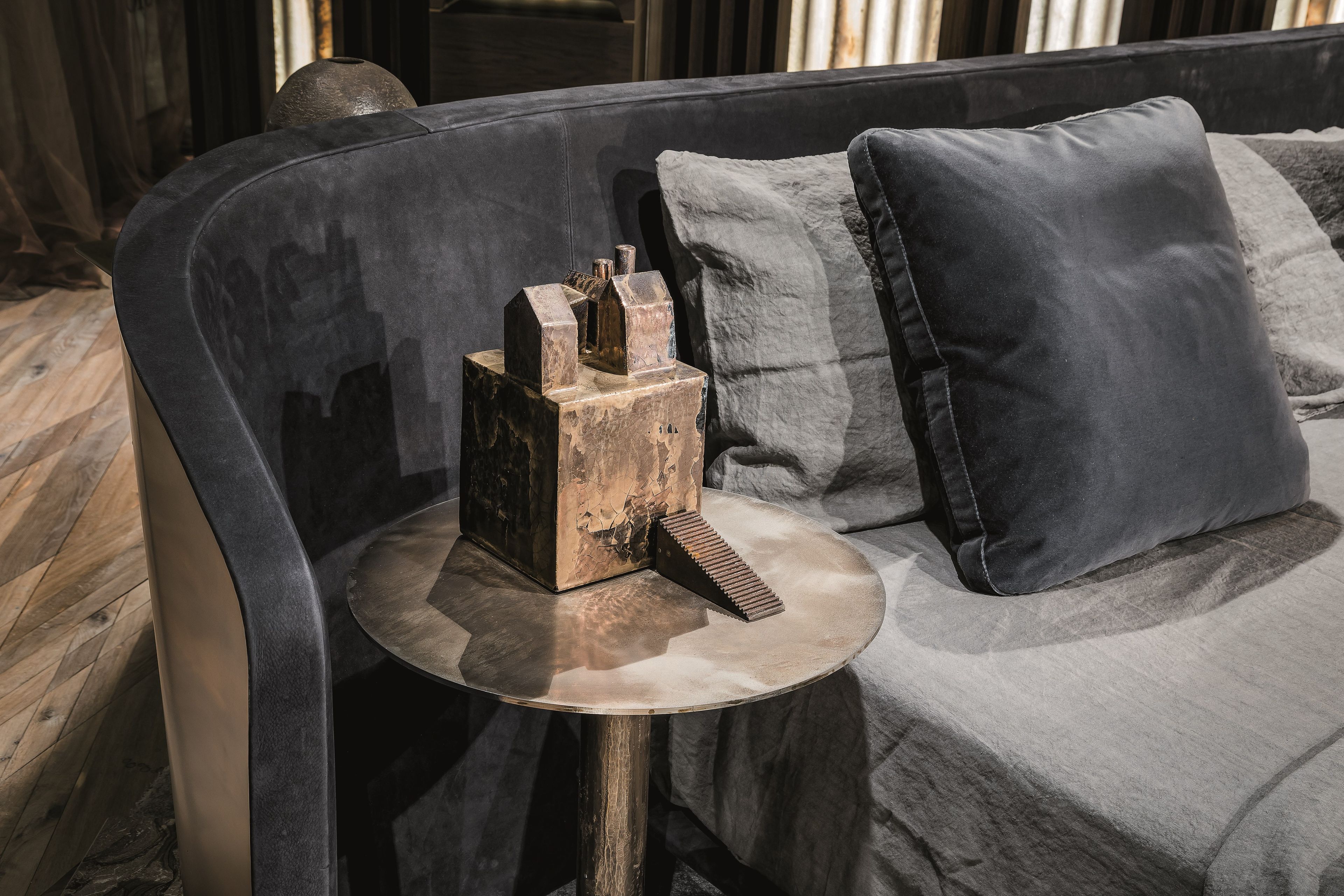 Мягкая кровать из ткани Henge Noctis ARCH-00117652 - Вид №1