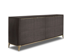 Деревянный шкаф с распашными дверями