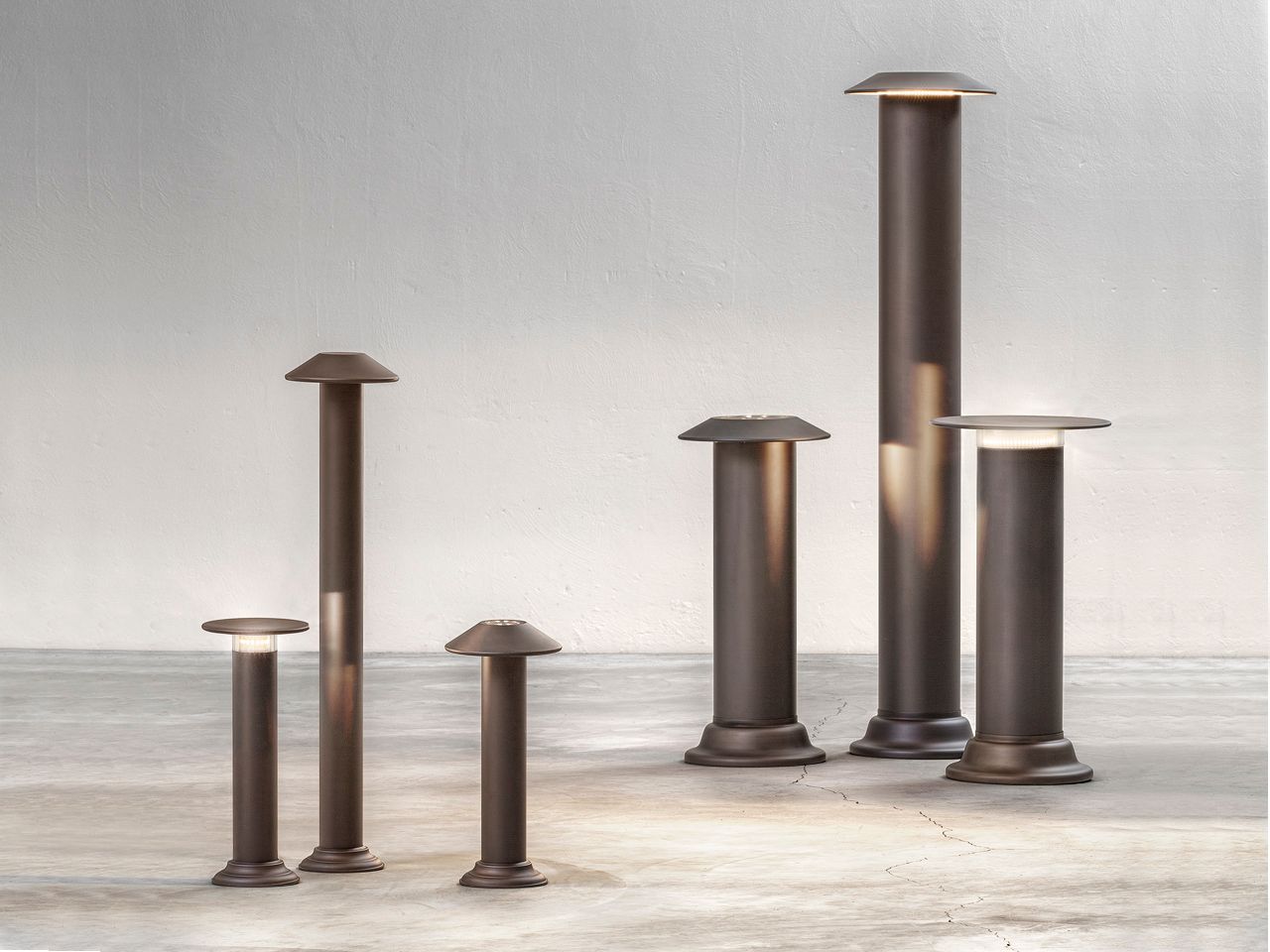 Латунный светодиодный световой столб Aldo Bernardi Pasdedeux ARCH-00109980 - Вид №1