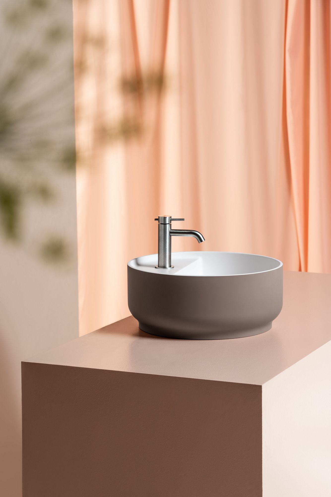 Круглая столешница из Cristalplant® biobased Zucchetti Beam ARCH-00028682 - Вид №7