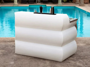 Барная стойка с подсветкой из полиэтилена