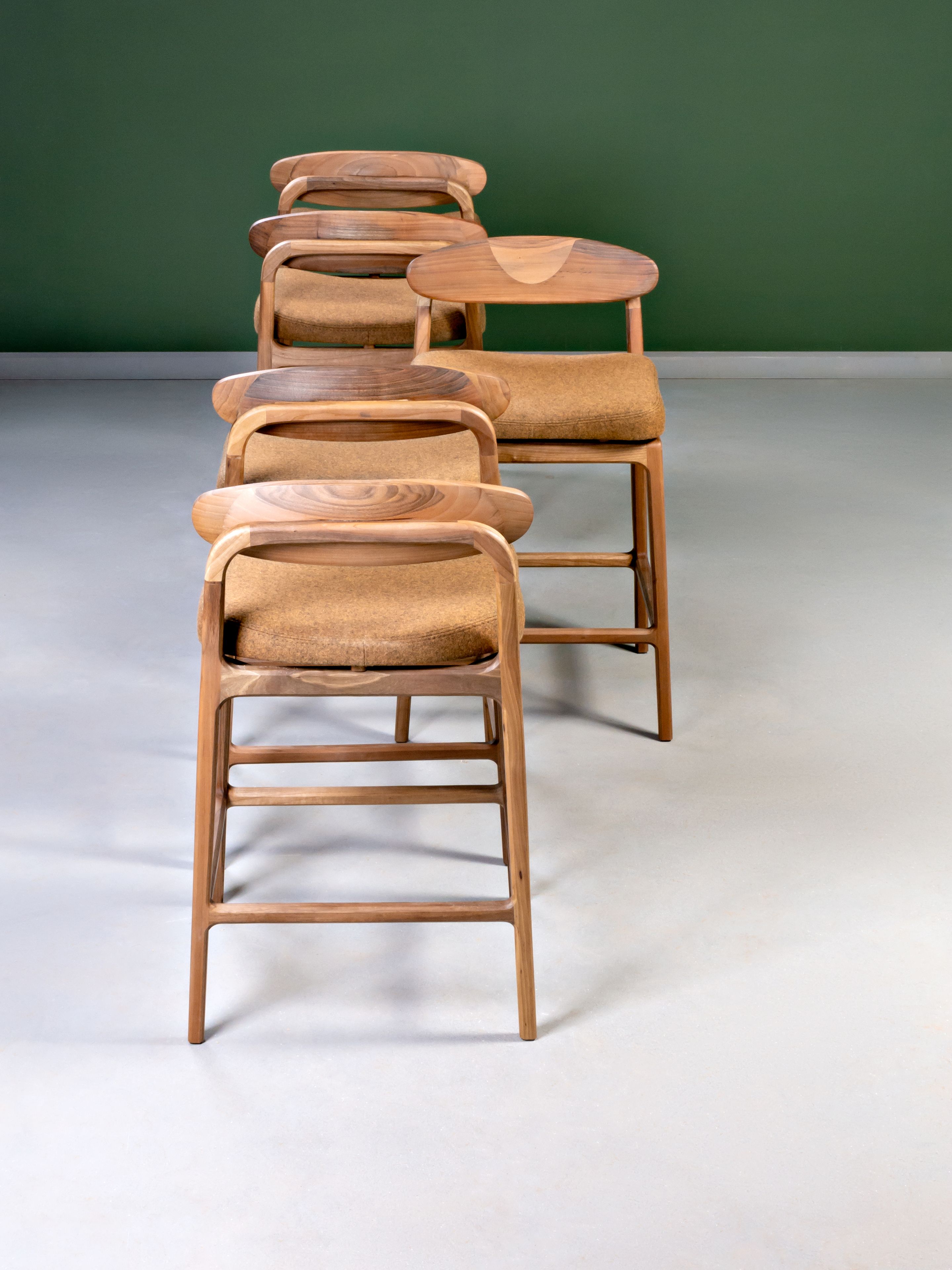 Кожаный мягкий высокий барный стул HOOKL und STOOL Labor ARCH-00147132 - Вид №5