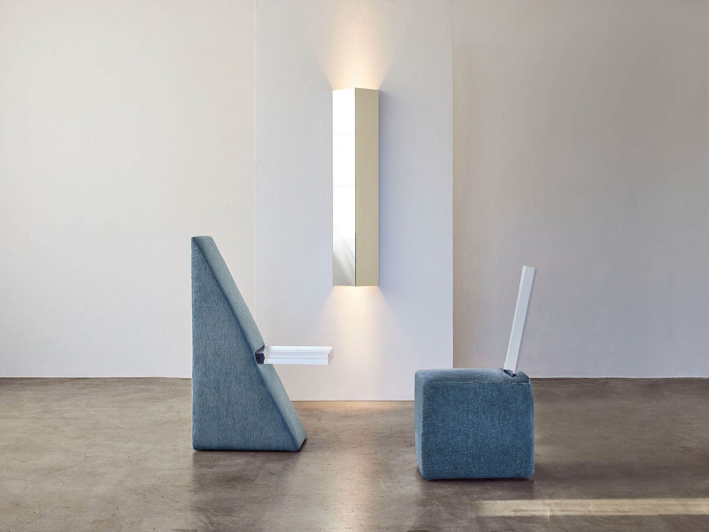 Стул из ткани с прозрачной люцитовой спинкой Caroline Chao BLOC ARCH-00038254 - Вид №2