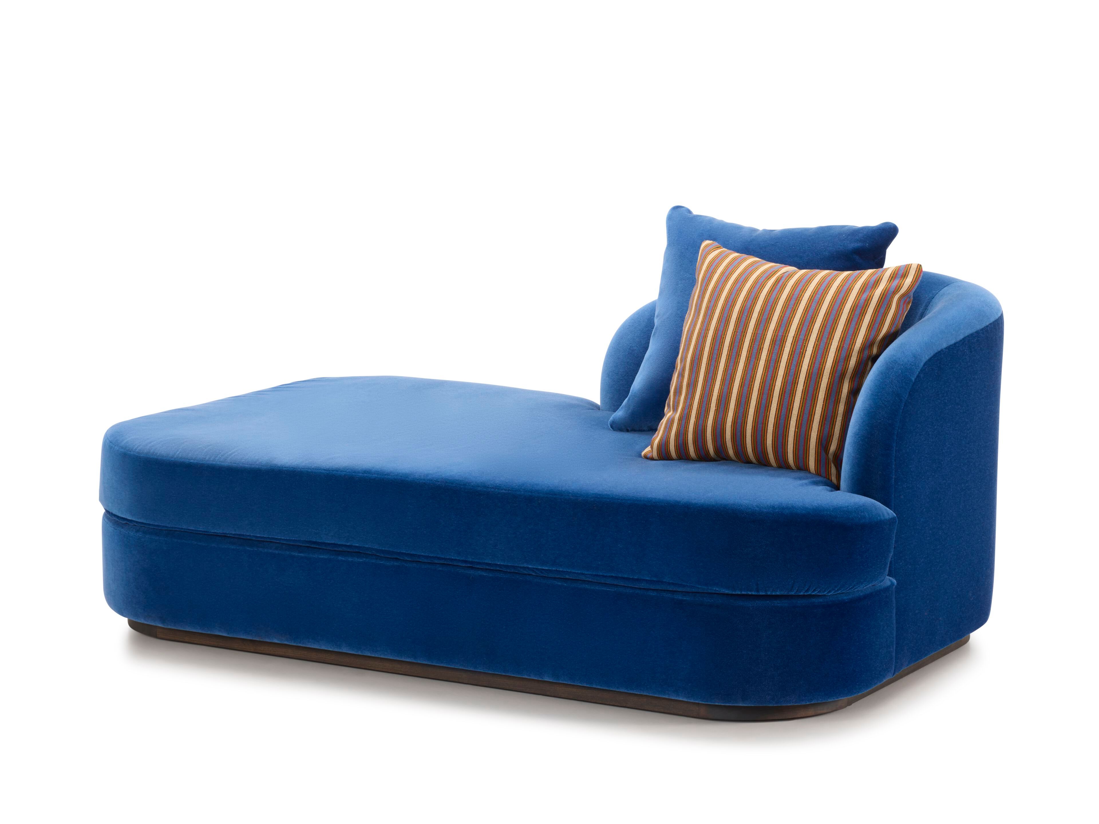 Бархатная спальная кровать Collett & Victor Elly ARCH-00035574