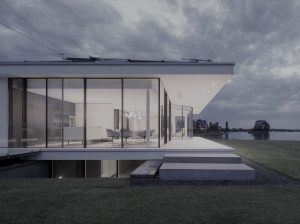 Раздвижные окна из нержавеющей стали