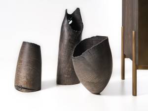 Ваза из ископаемого дуба