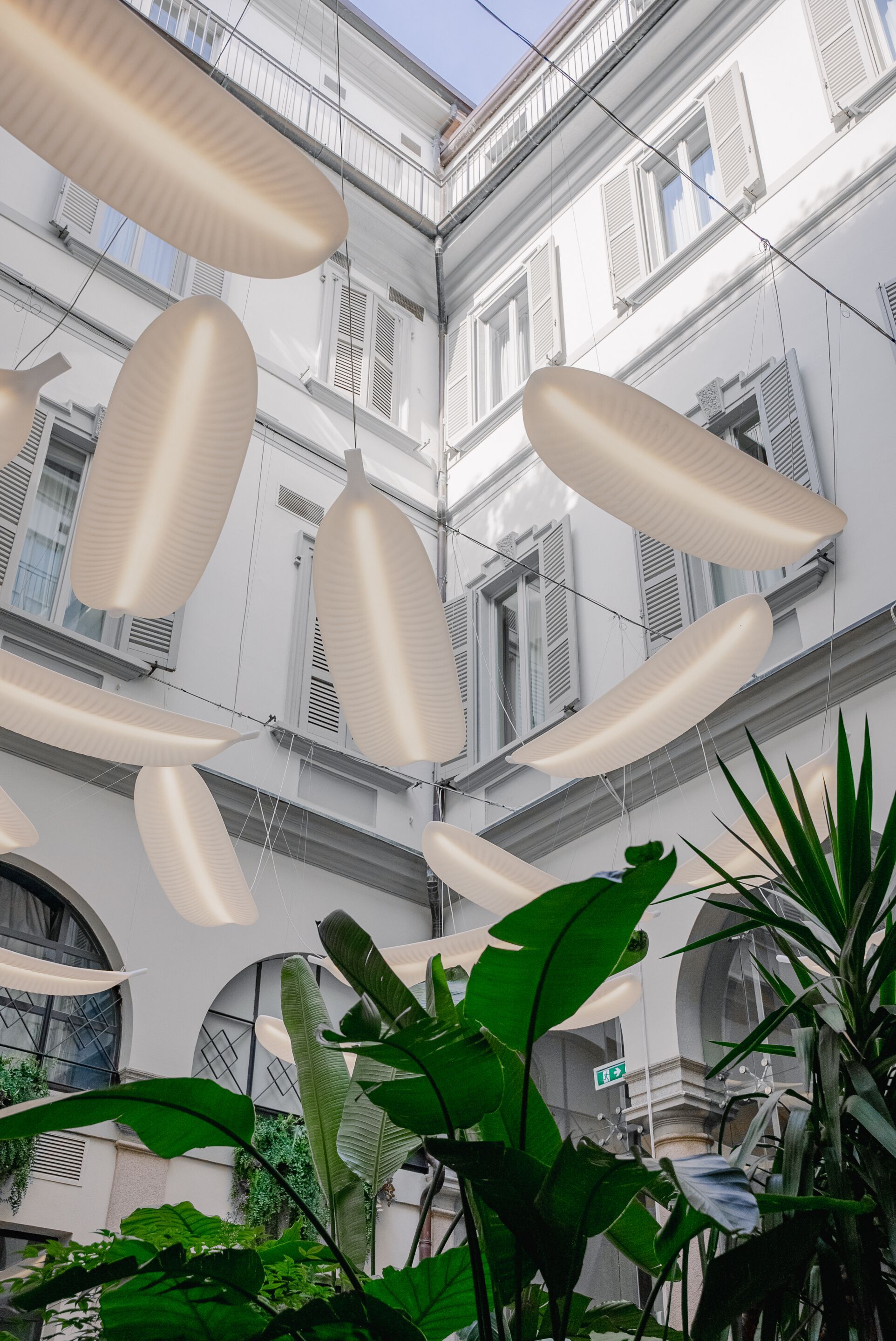 Светодиодный подвесной светильник из полиэтилена SLIDE банановый лист ARCH-00051671 - Вид №4