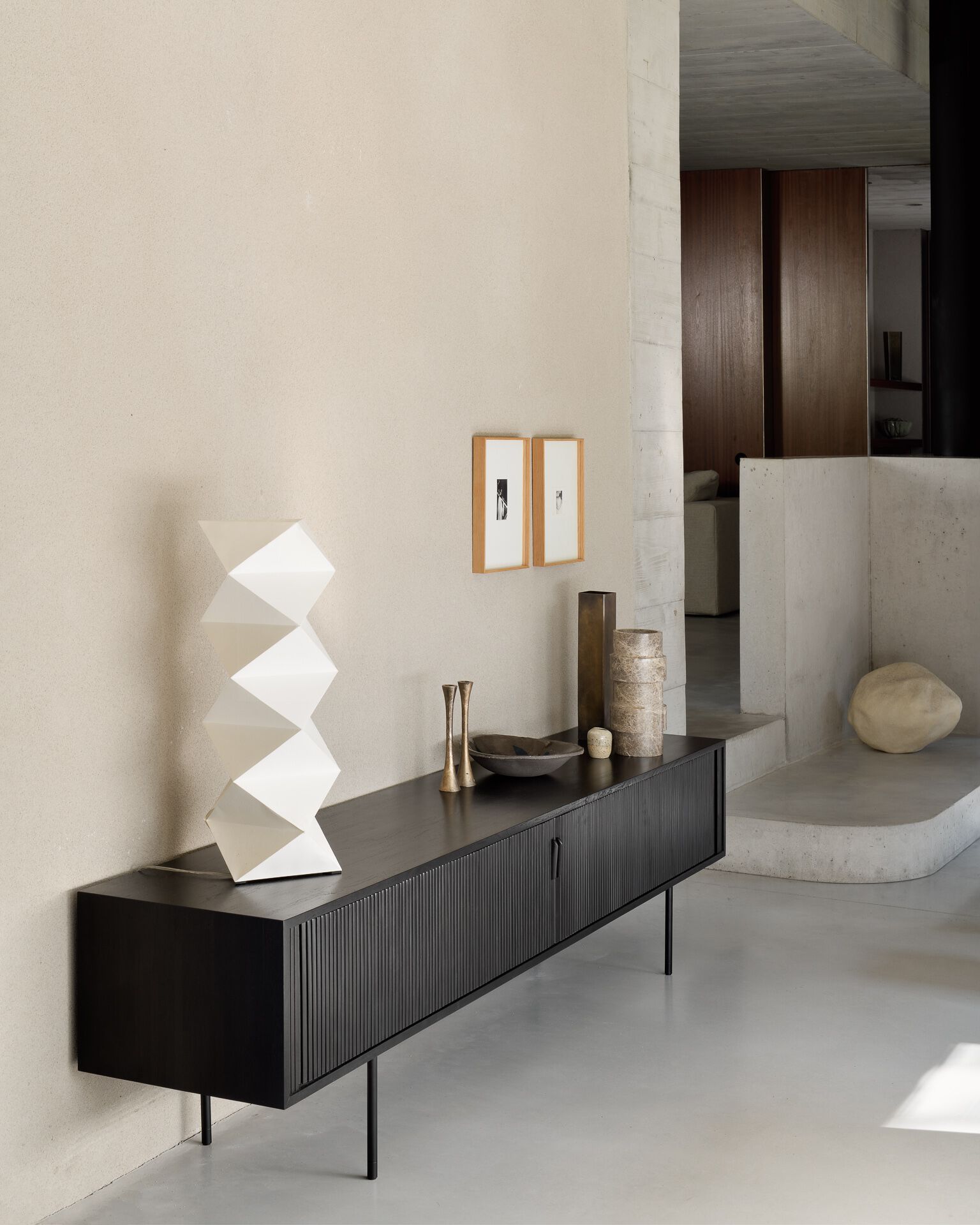 ТВ шкаф из тикового дерева с раздвижными дверями Ethnicraft Roller Max ARCH-00126795 - Вид №10