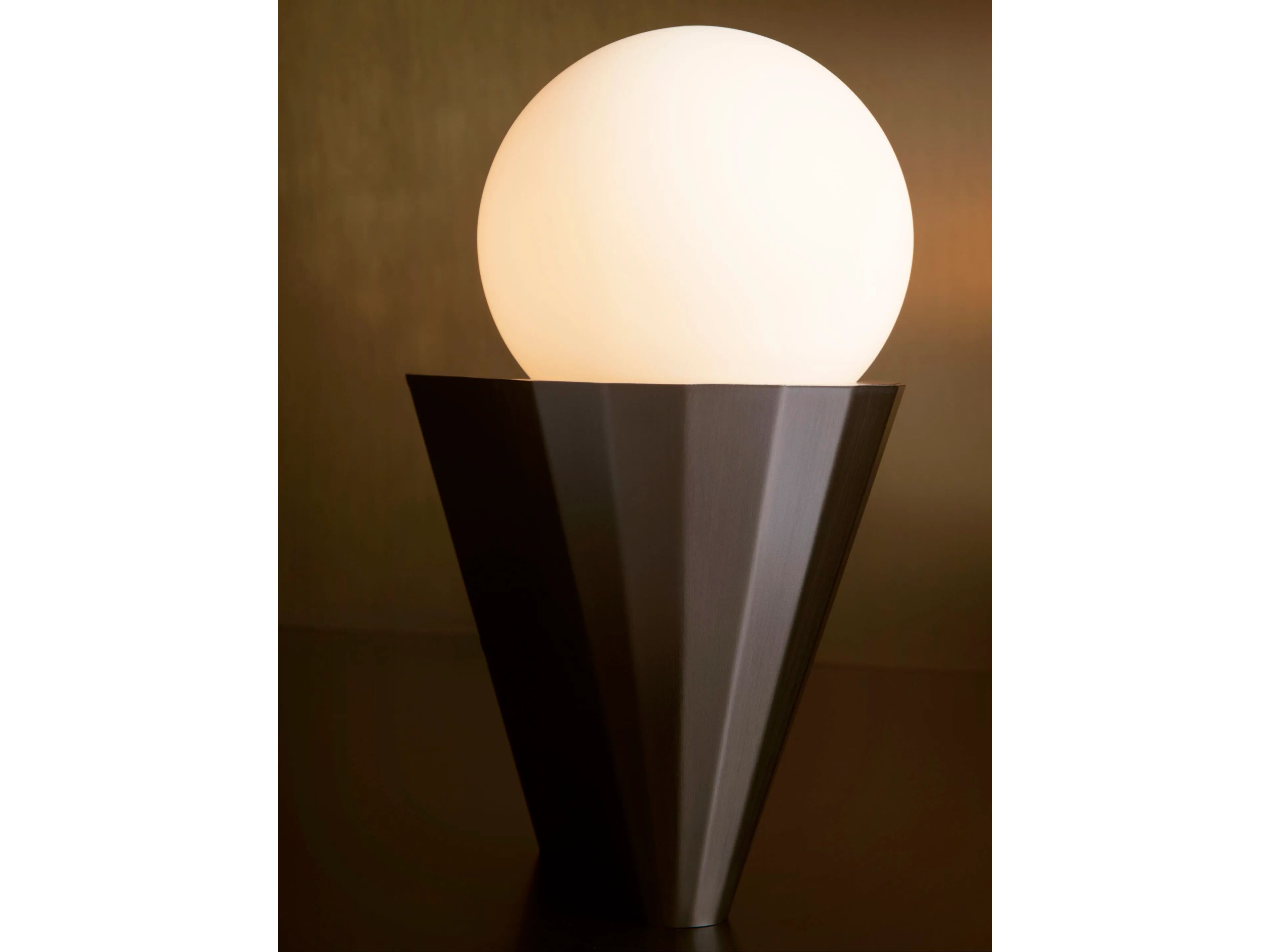 Латунный светодиодный настенный светильник CVL Luminaires Cornet ARCH-00043979 - Вид №4