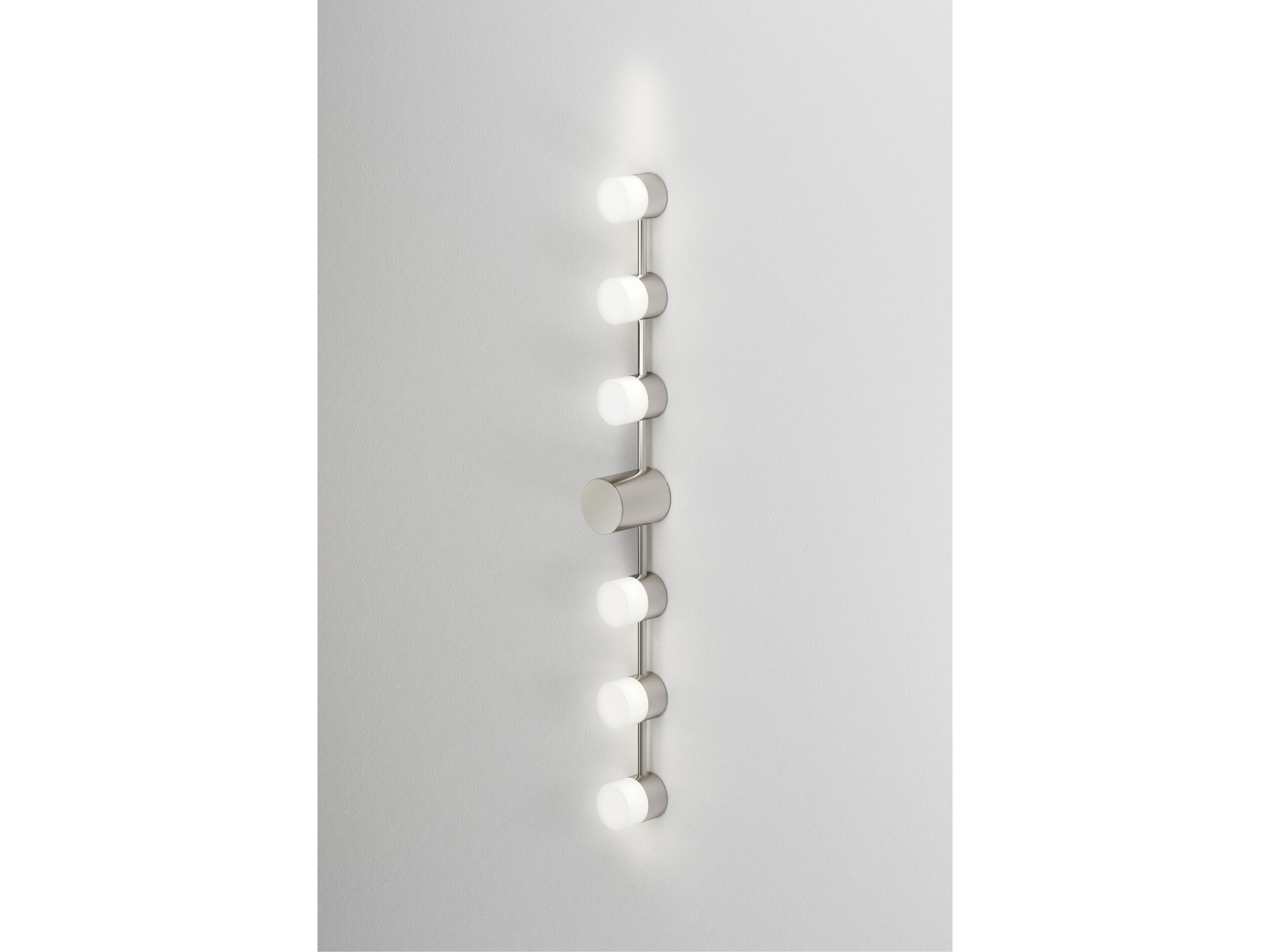 Латунный настенный светильник для ванной комнаты CVL Luminaires Backstage ARCH-00066130 - Вид №7