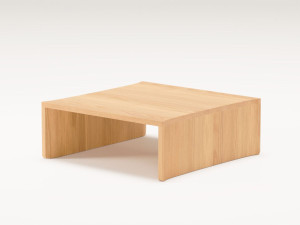 Квадратный низкий журнальный столик из дуба