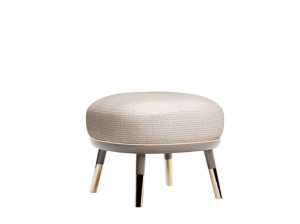 Низкий мягкий стул