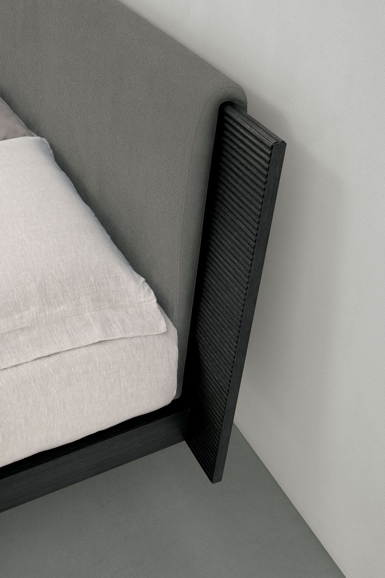 Деревянная двуспальная кровать с мягким изголовьем TOMASELLA BLISS ARCH-00088962 - Вид №6