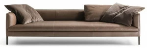 Molteni & C. 3-х местный кожаный диван