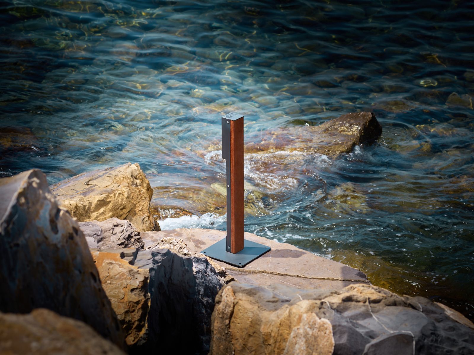 Стальной и деревянный фиксированный боллард с опорной плитой CYRIA Pysa ARCH-00052891 - Вид №1