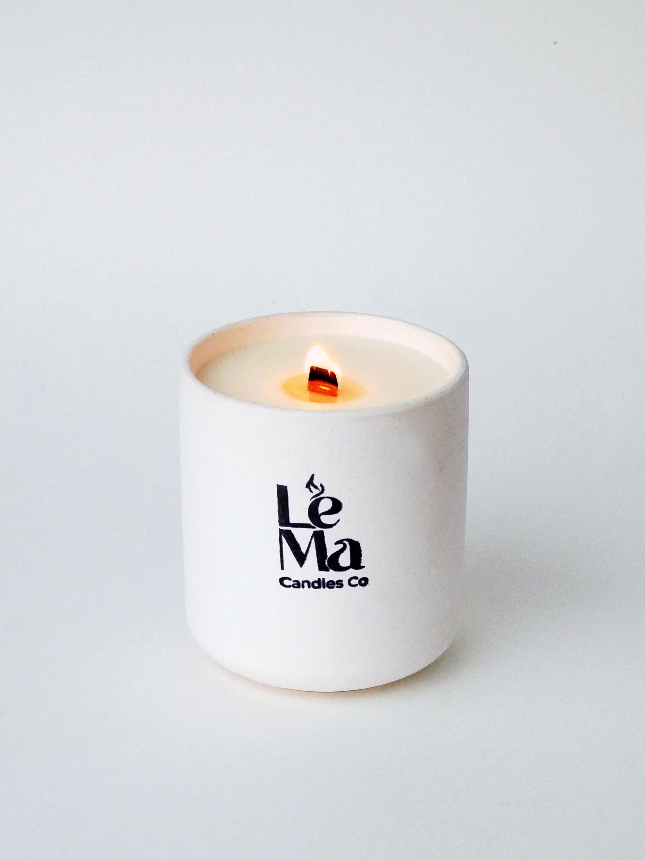 90484570 Ароматизированная свеча в бетоне "Хвойный лес" белая, 9 см LeMa Candles STLM-0246356 LEMA CANDLES