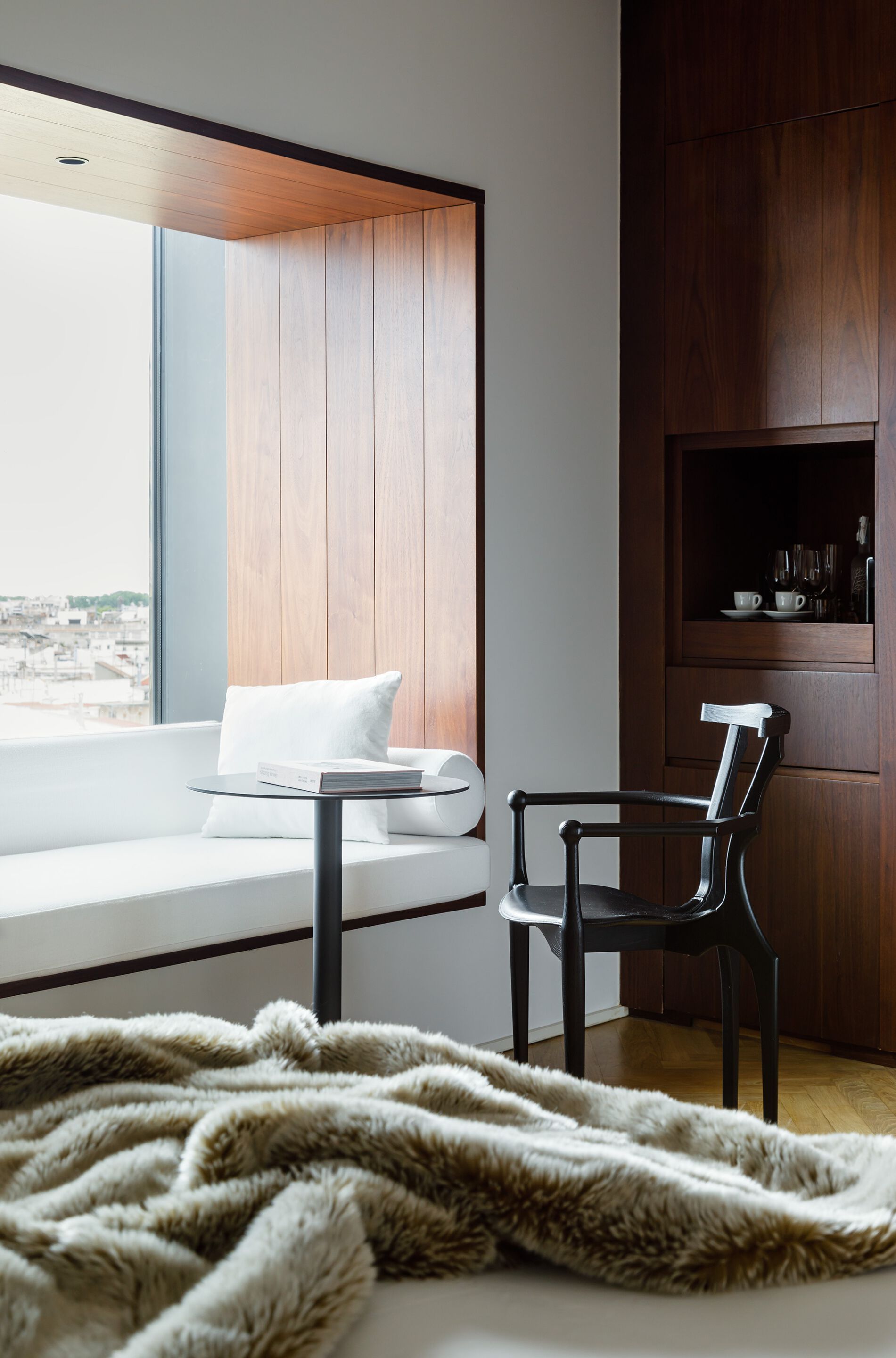 Штабелируемый стул из ясеня с подлокотниками BD Barcelona Гаулино ARCH-00143962 - Вид №25