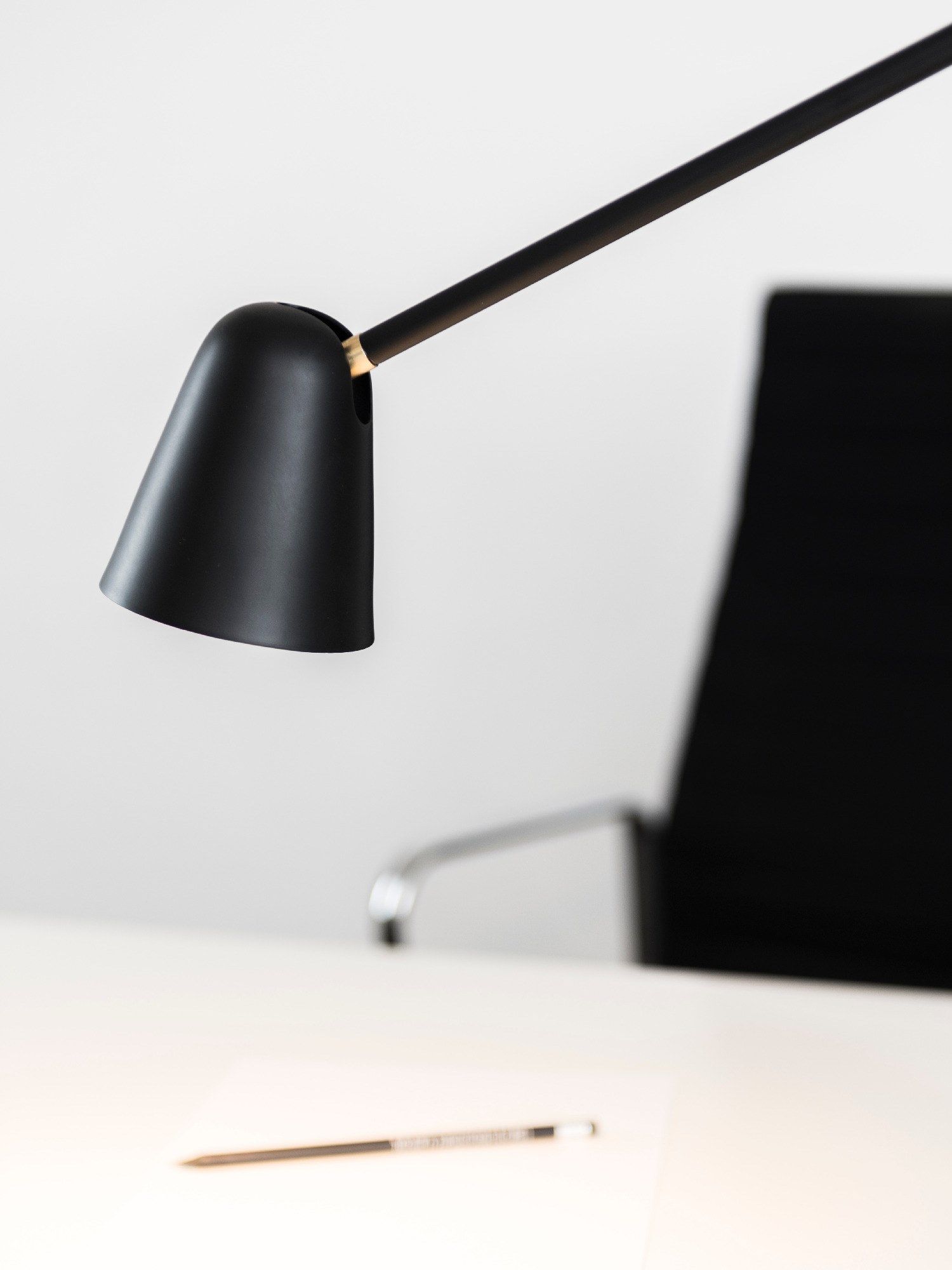 Стальная регулируемая светодиодная настольная лампа Formagenda Chaplin ARCH-00064240 - Вид №8