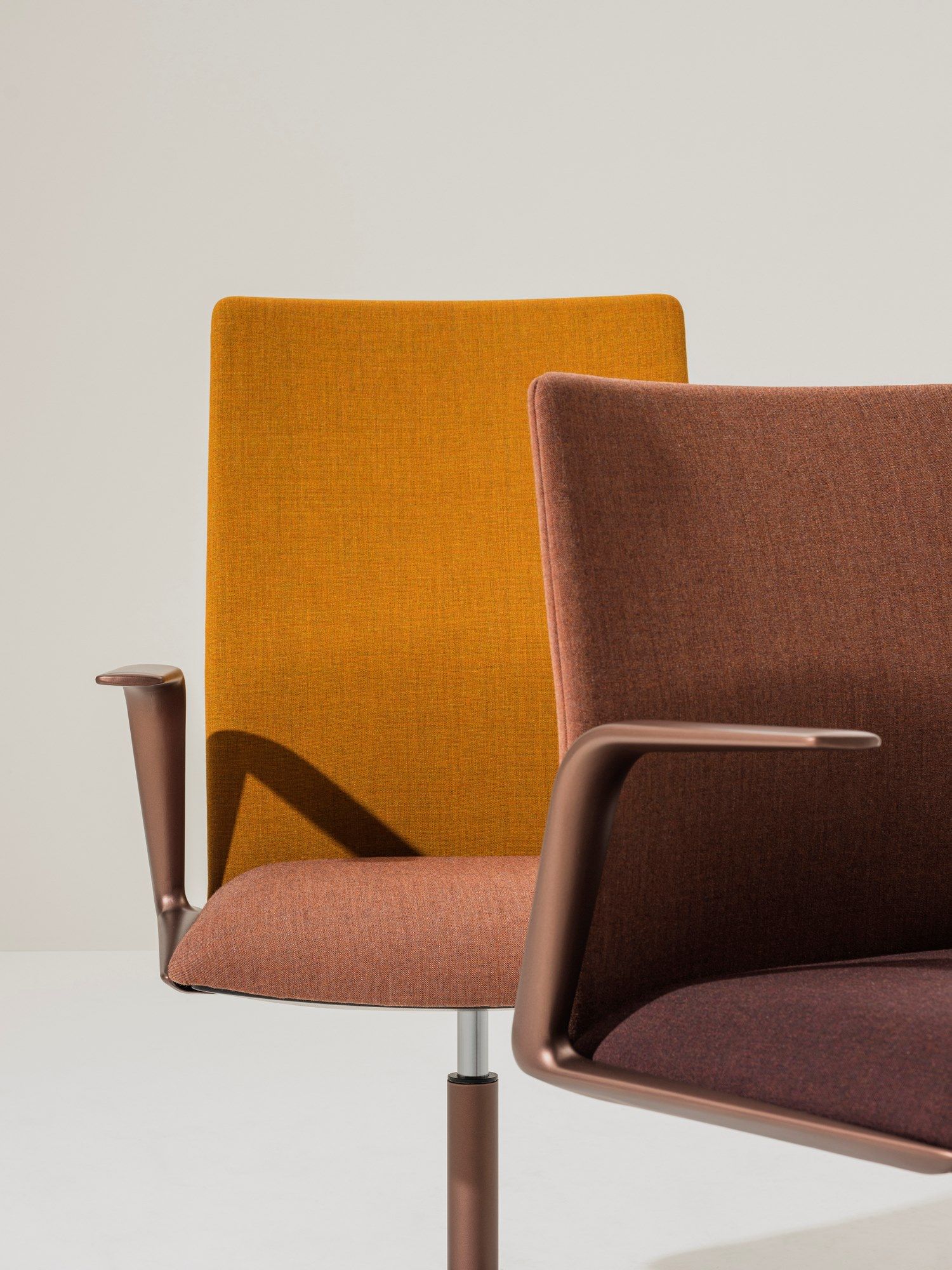 Тканевый офисный стул с колесами с подлокотниками Arper Kinesit ARCH-00049325 - Вид №4