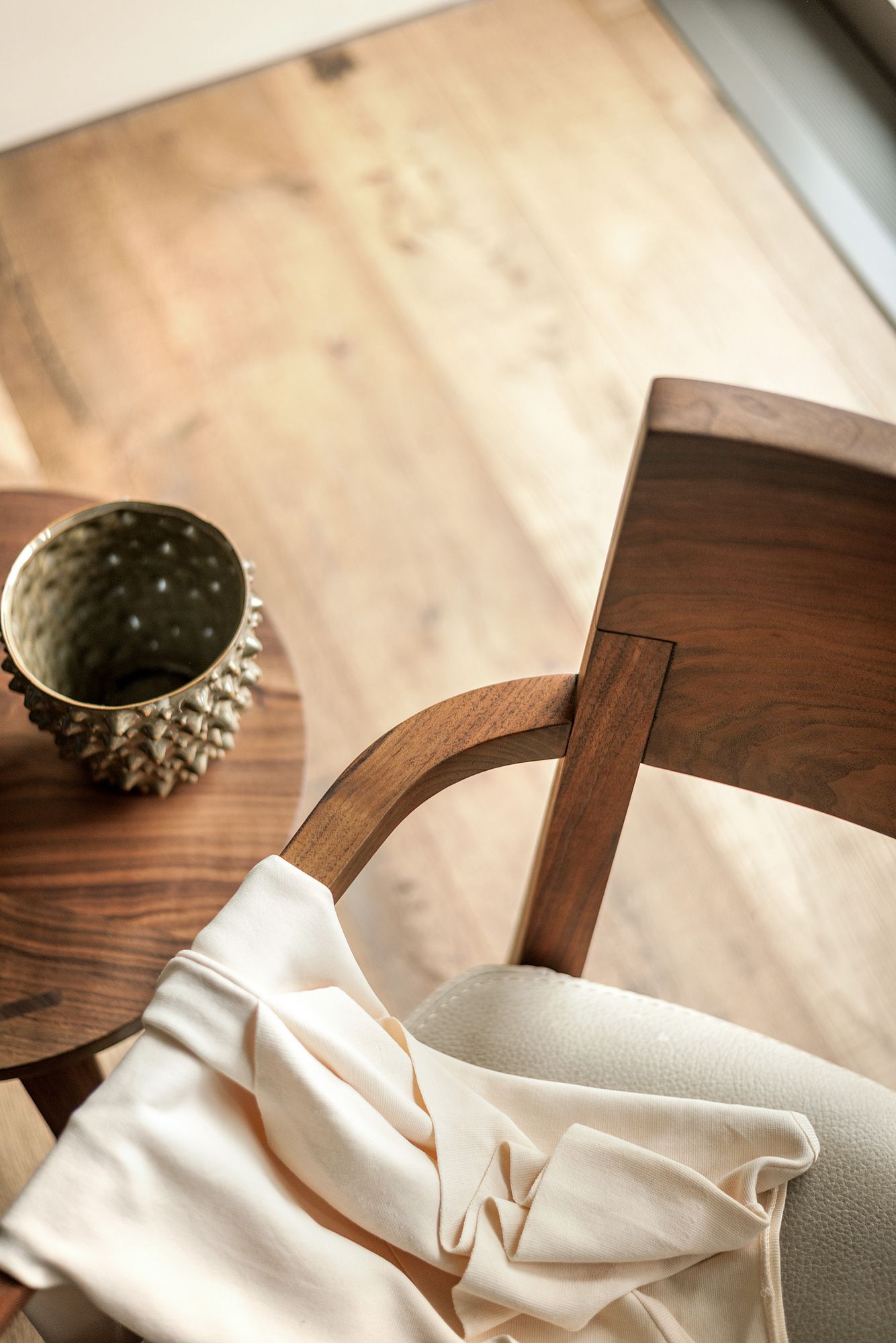 Кресло с подлокотниками из массива дерева и кожи Riva 1920 Wilma ARCH-00113250 - Вид №3