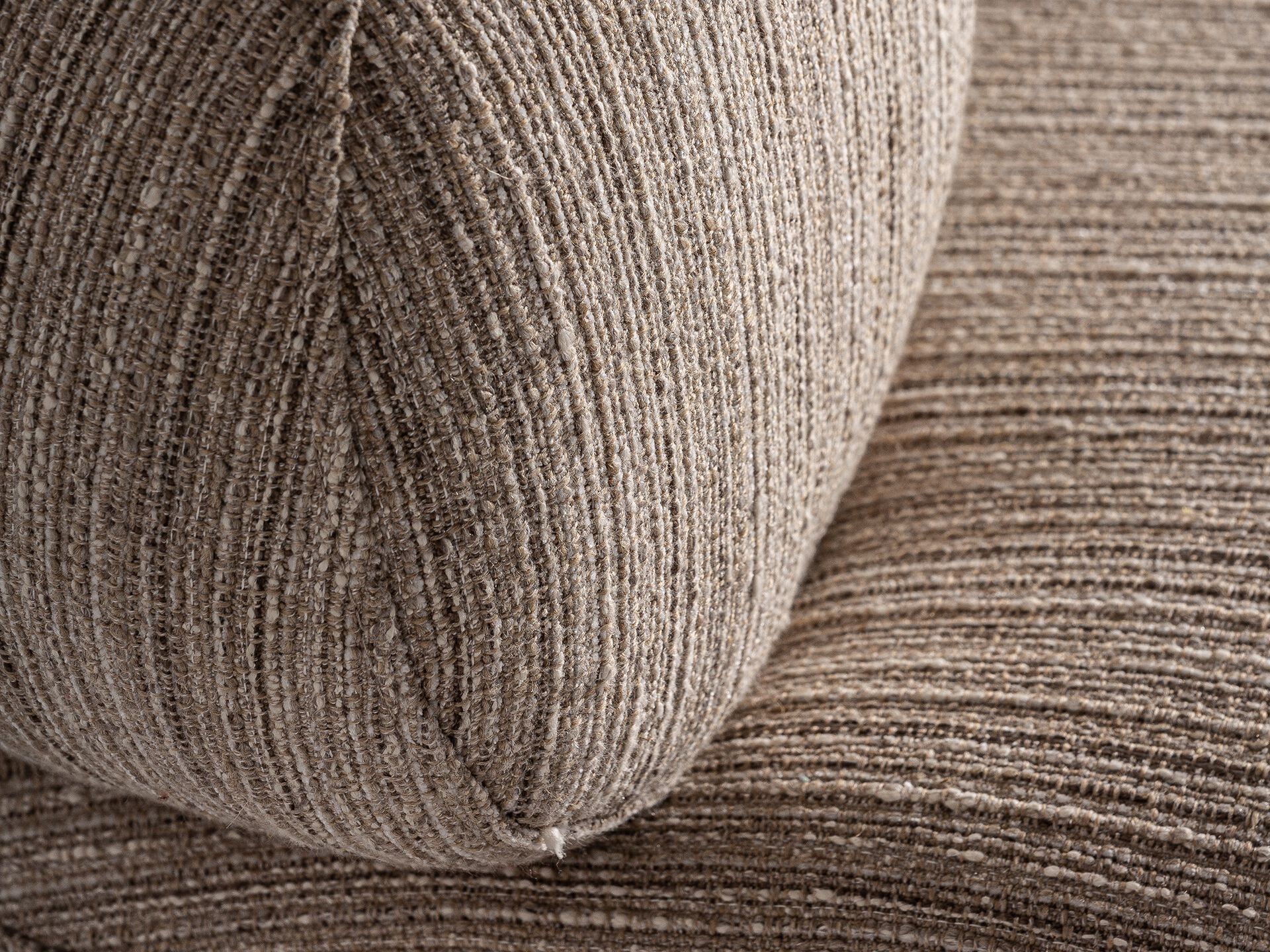 Тканевое кресло с подлокотниками Vical Home HOFSOS ARCH-00022632 - Вид №4